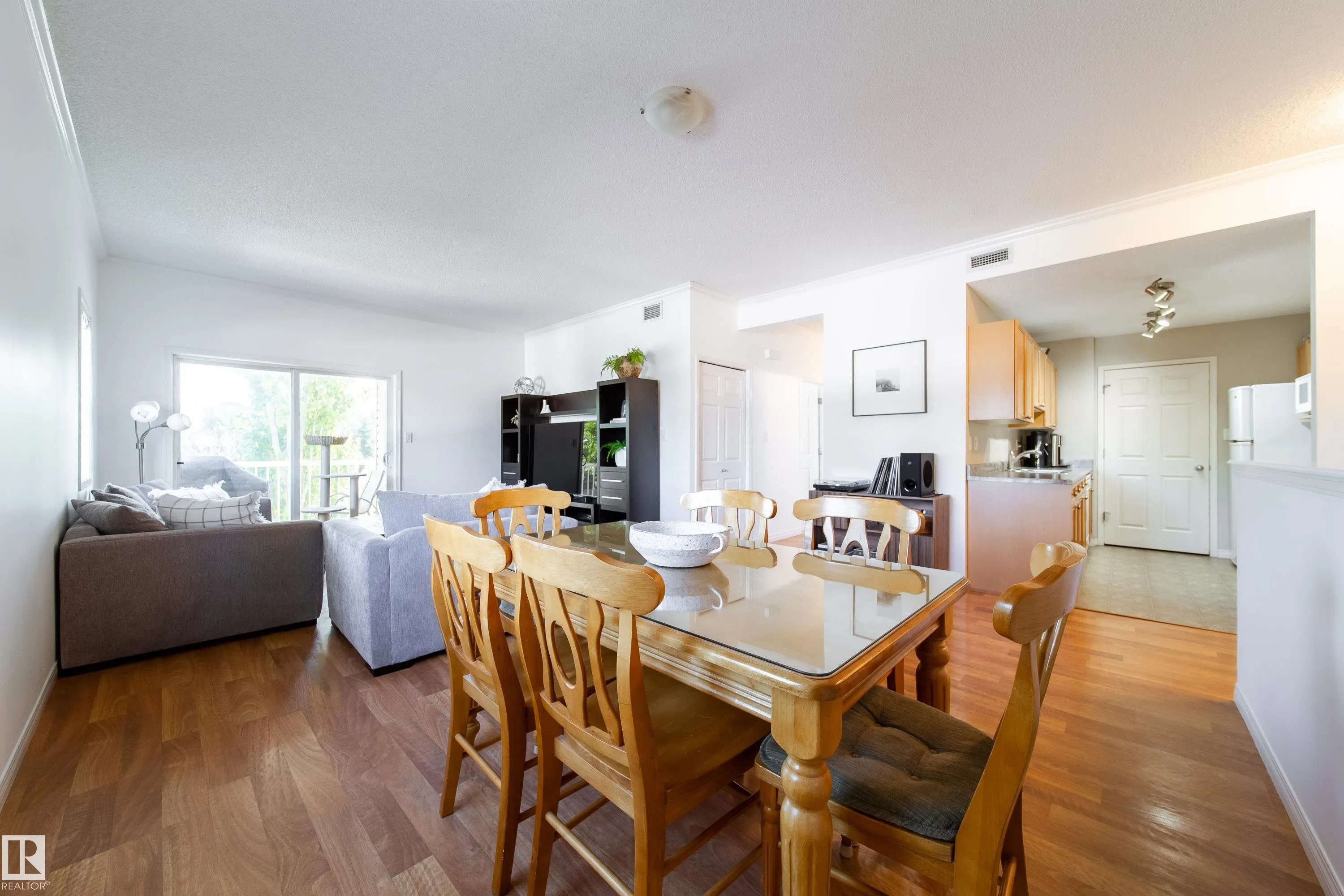 79 BELLEROSE Drive