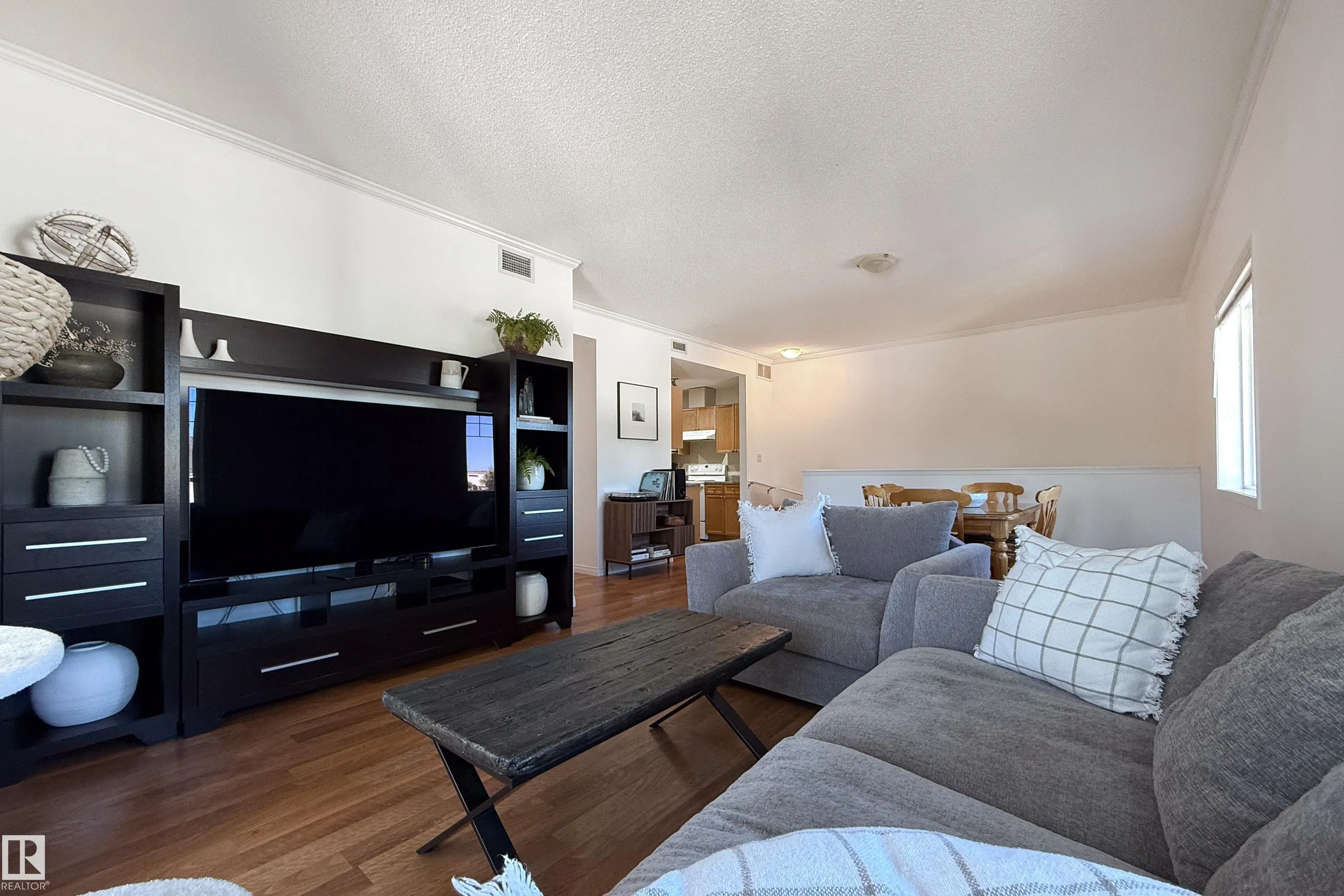 79 BELLEROSE Drive