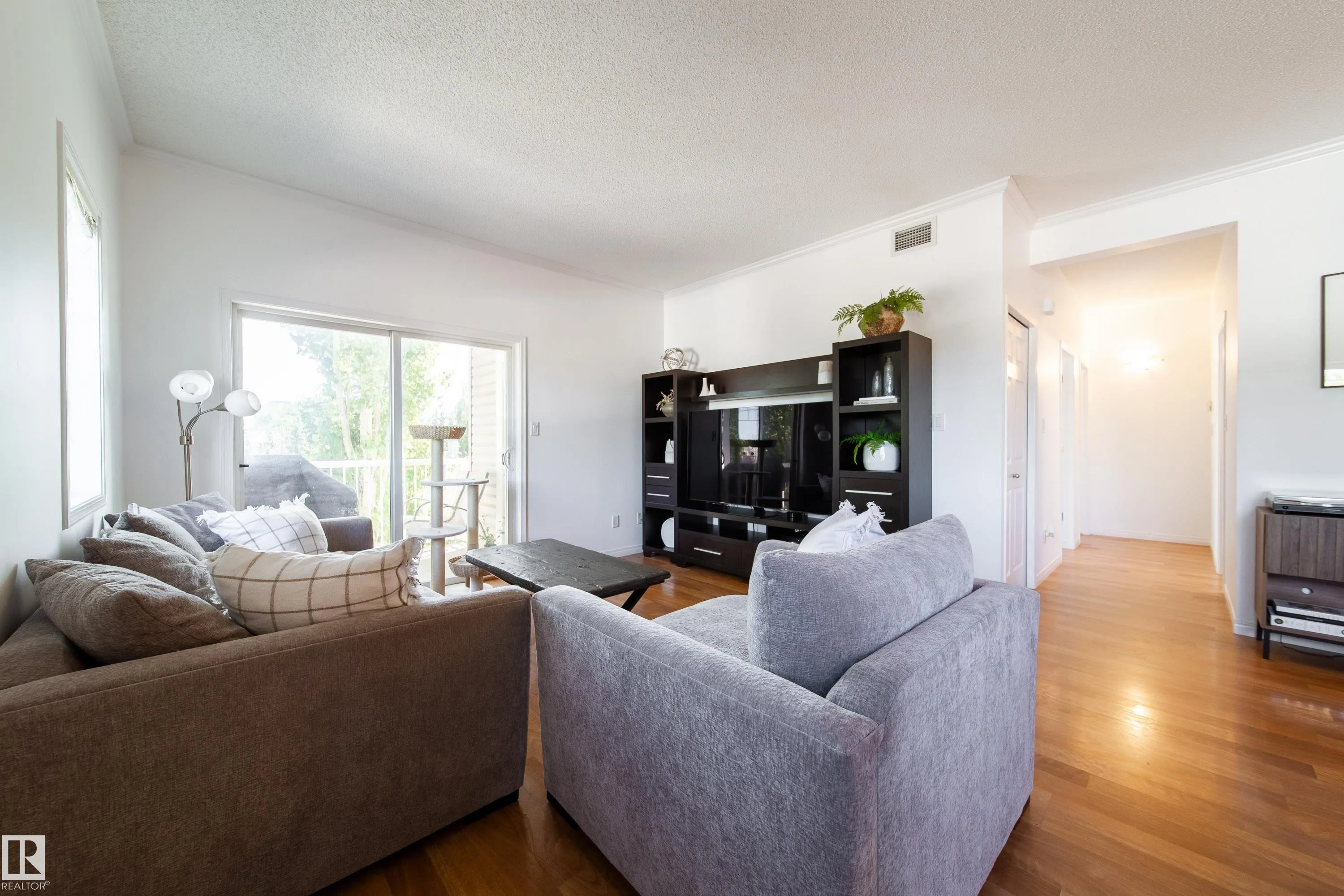 79 BELLEROSE Drive