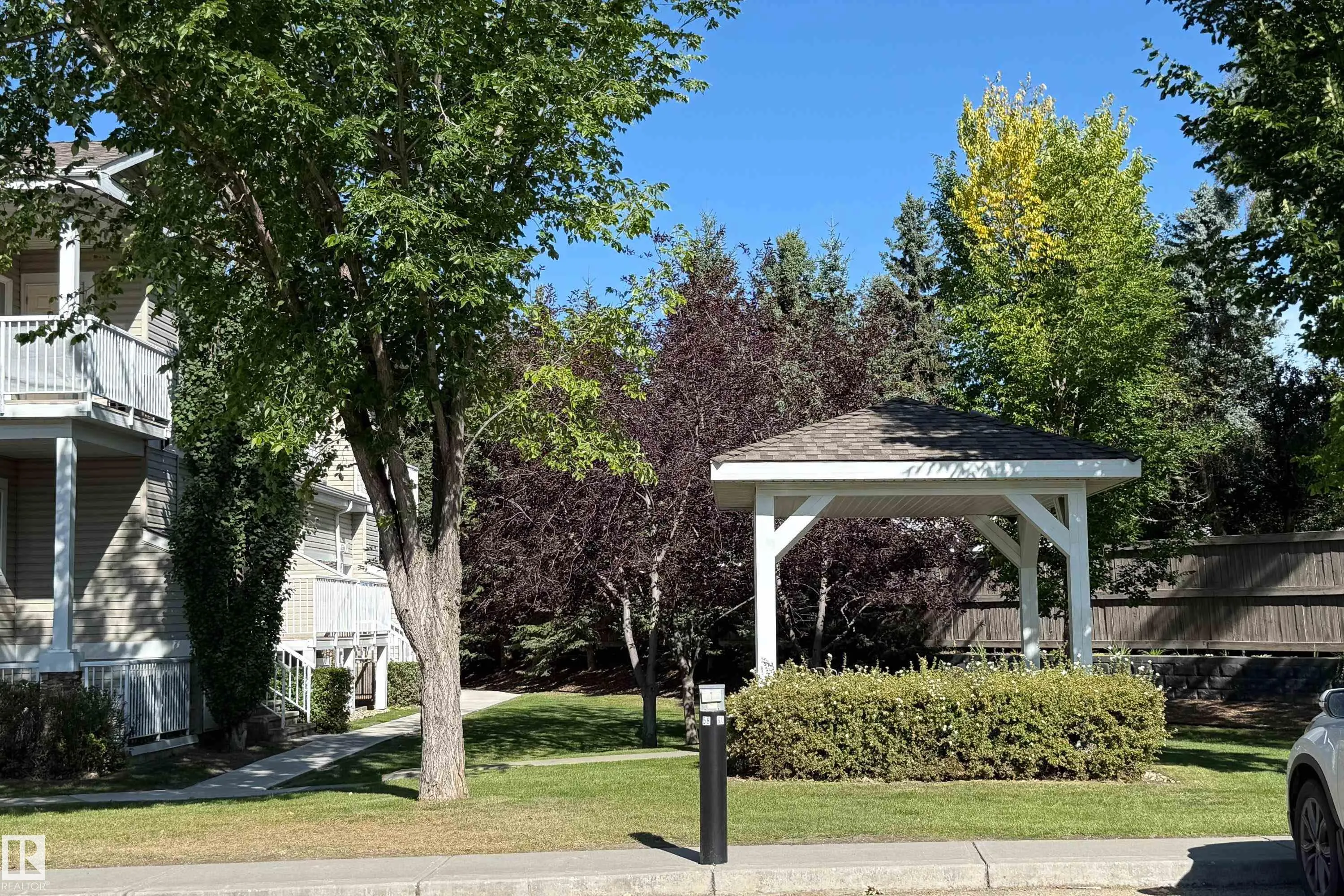 79 BELLEROSE Drive
