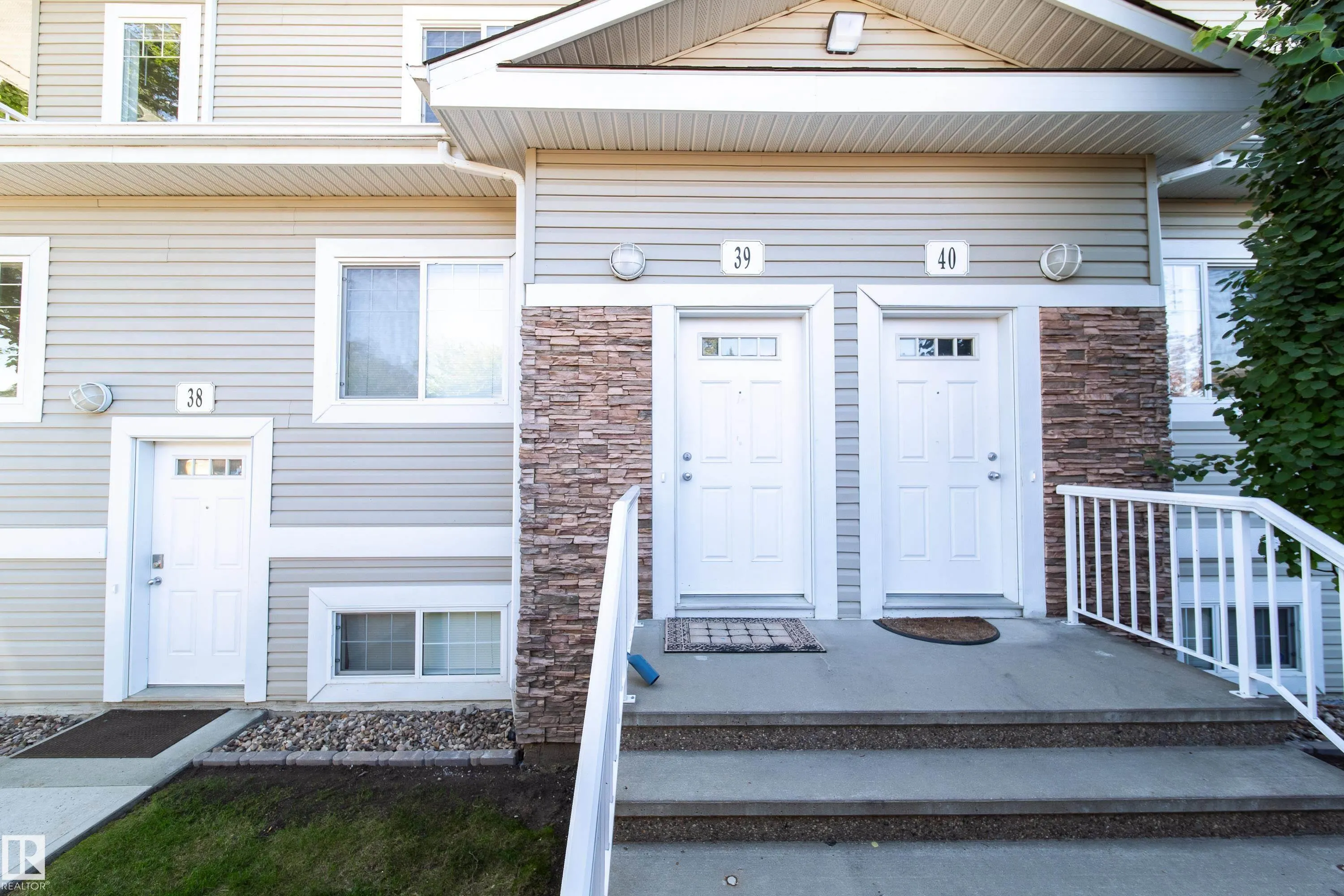 79 BELLEROSE Drive