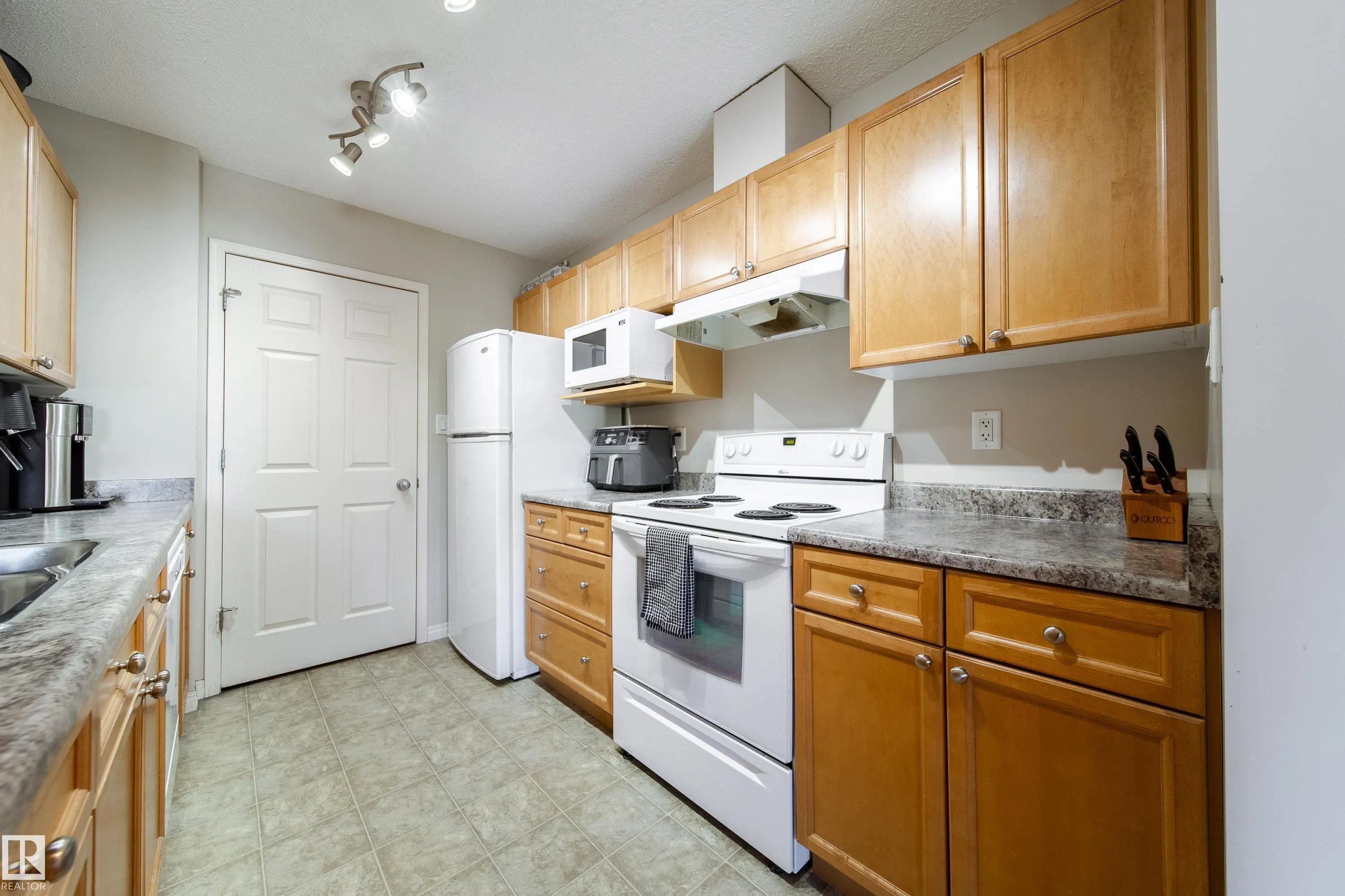 79 BELLEROSE Drive