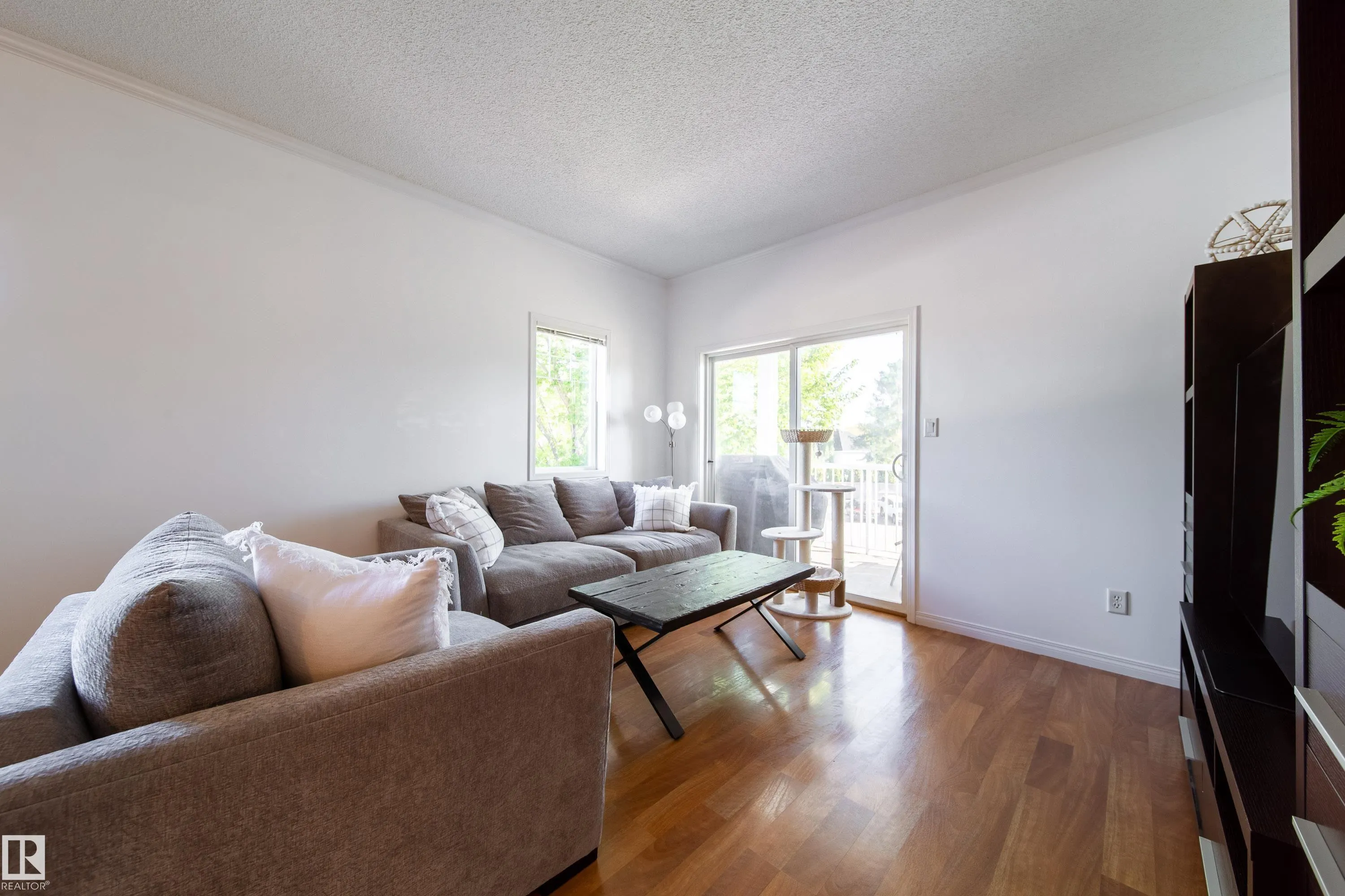 79 BELLEROSE Drive