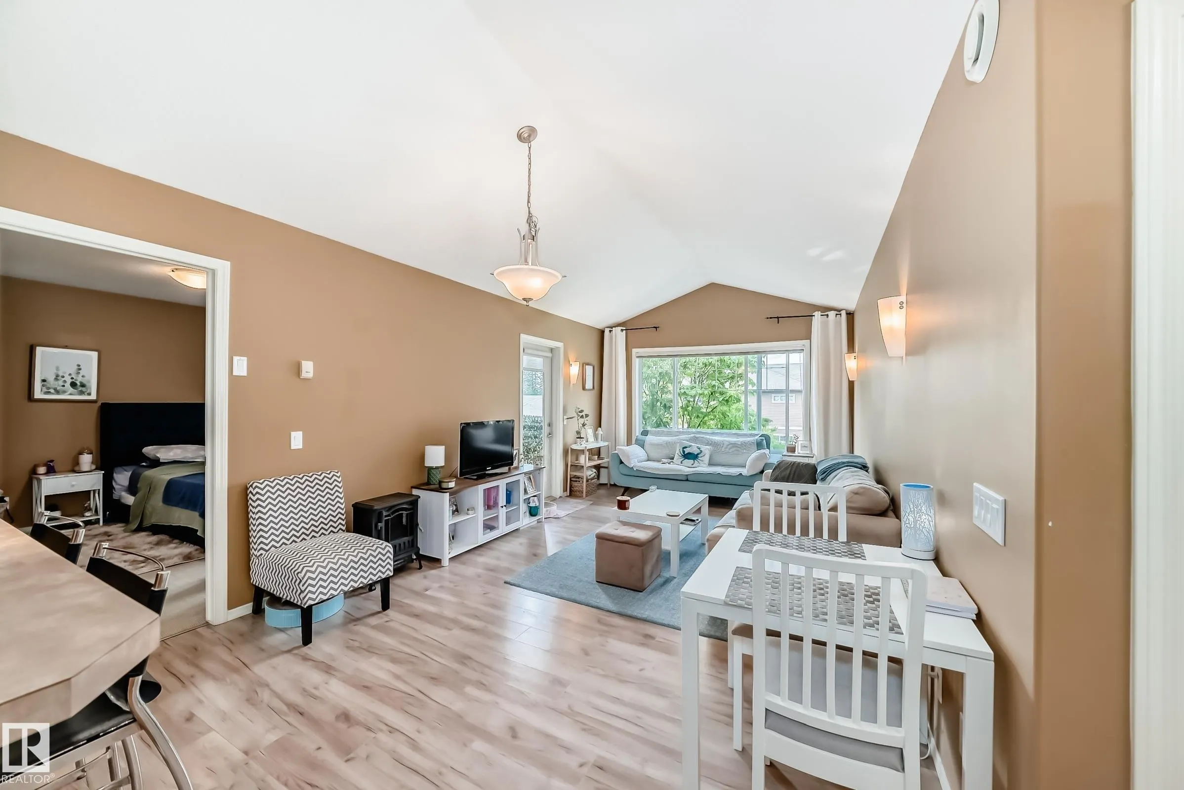 671 SILVER BERRY Road