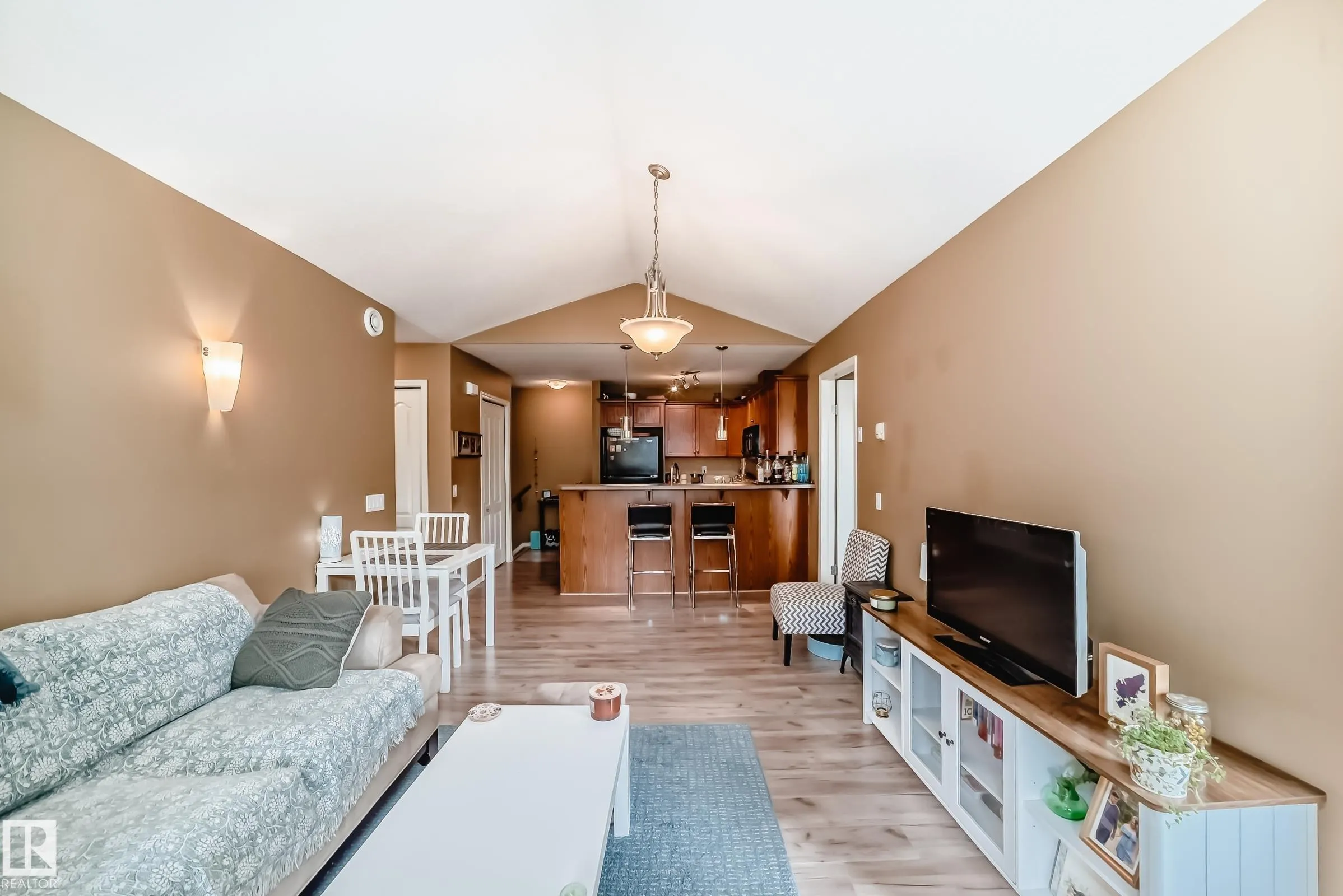 671 SILVER BERRY Road