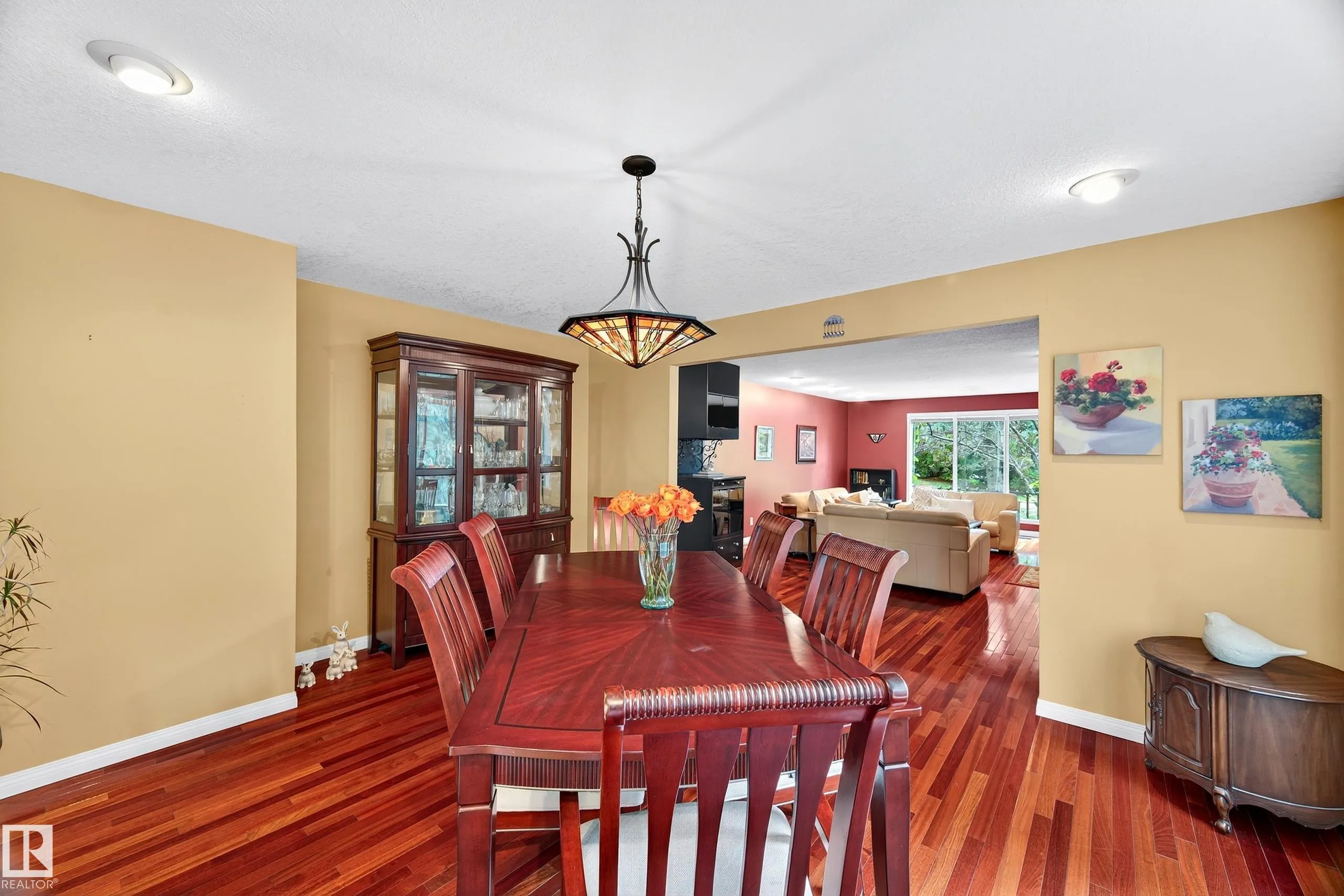 8 GREENWOOD Place