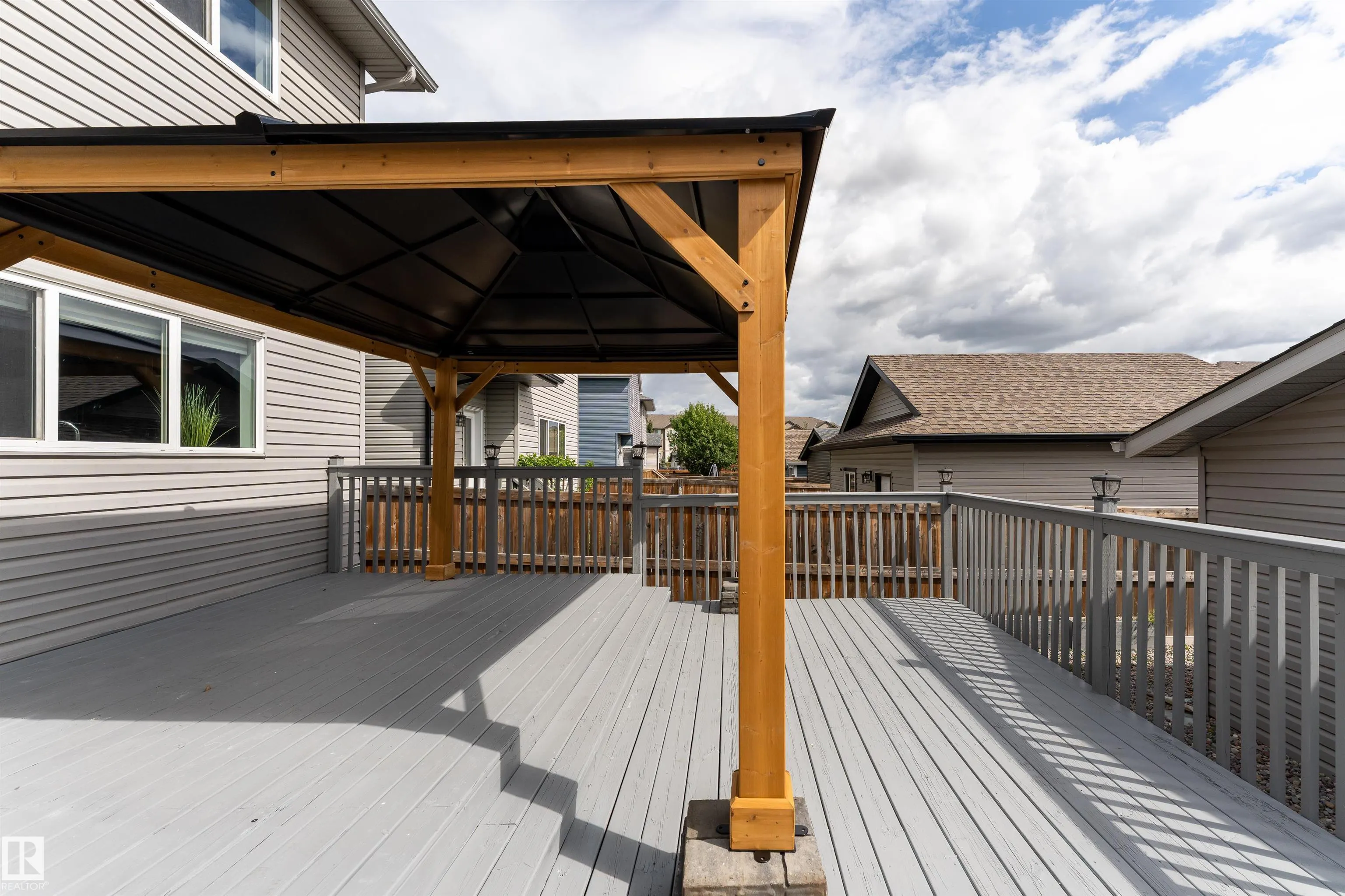 1075 MCCONACHIE Boulevard