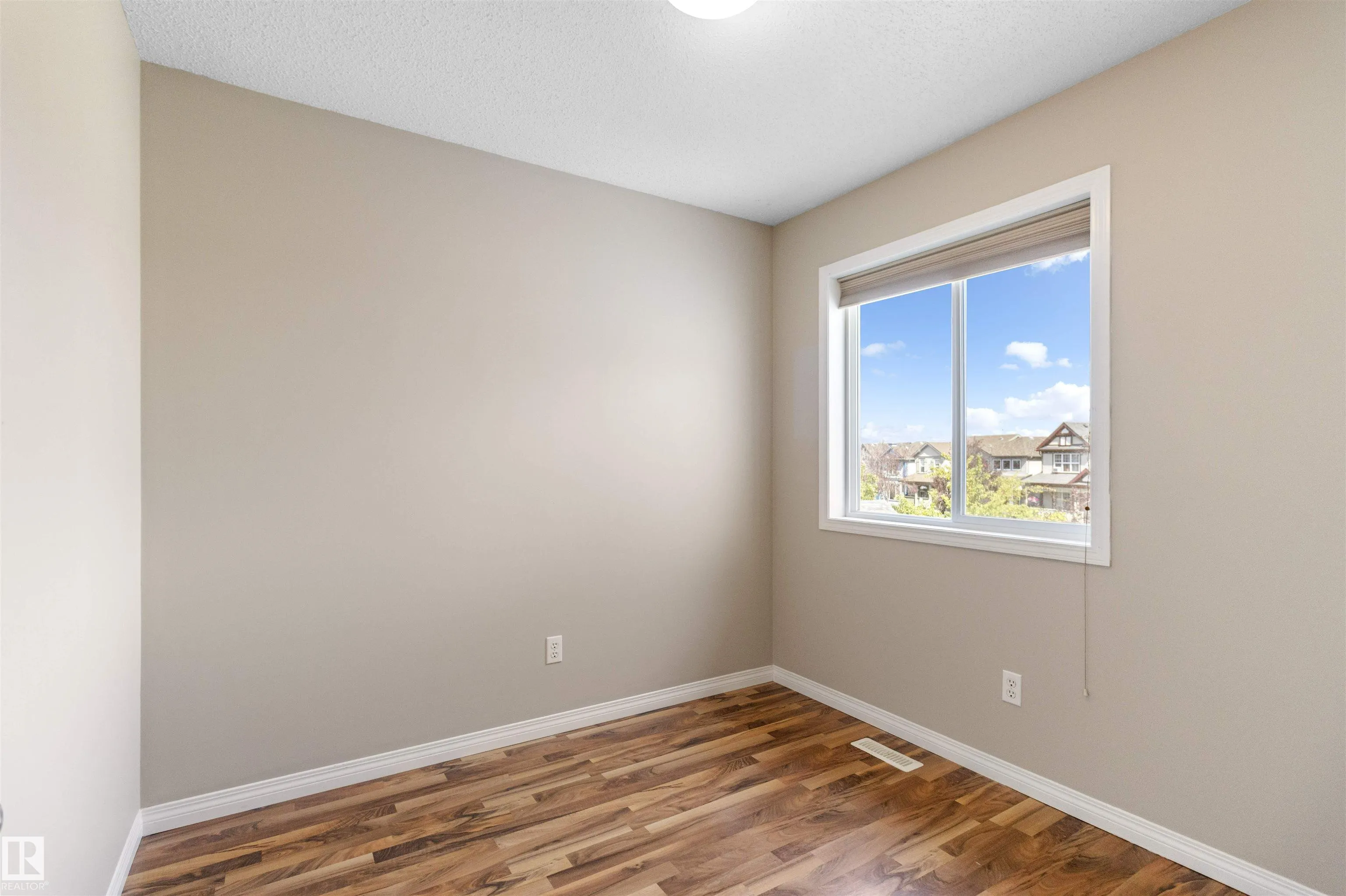 367 SUMMERTON Crescent