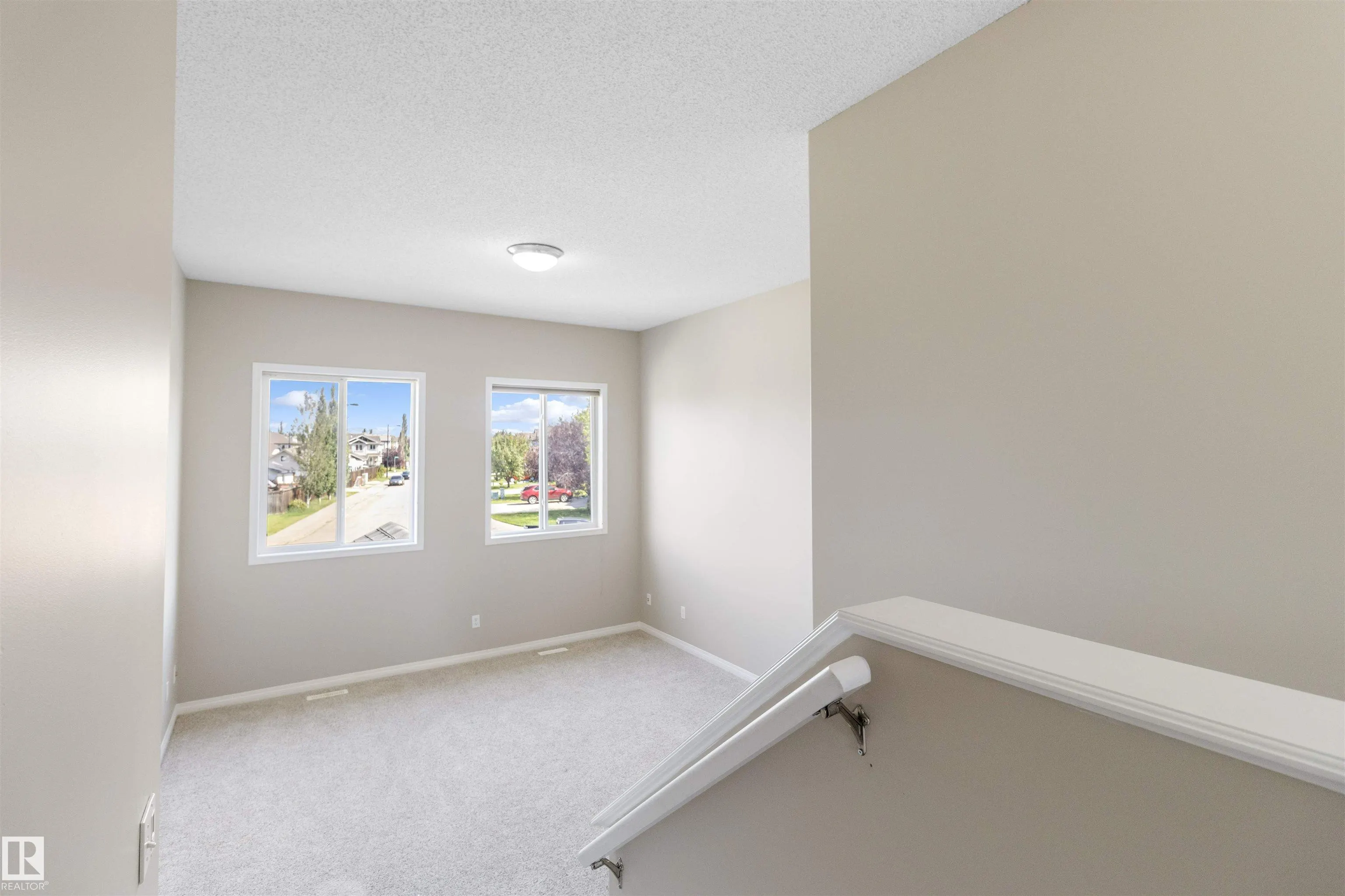 367 SUMMERTON Crescent