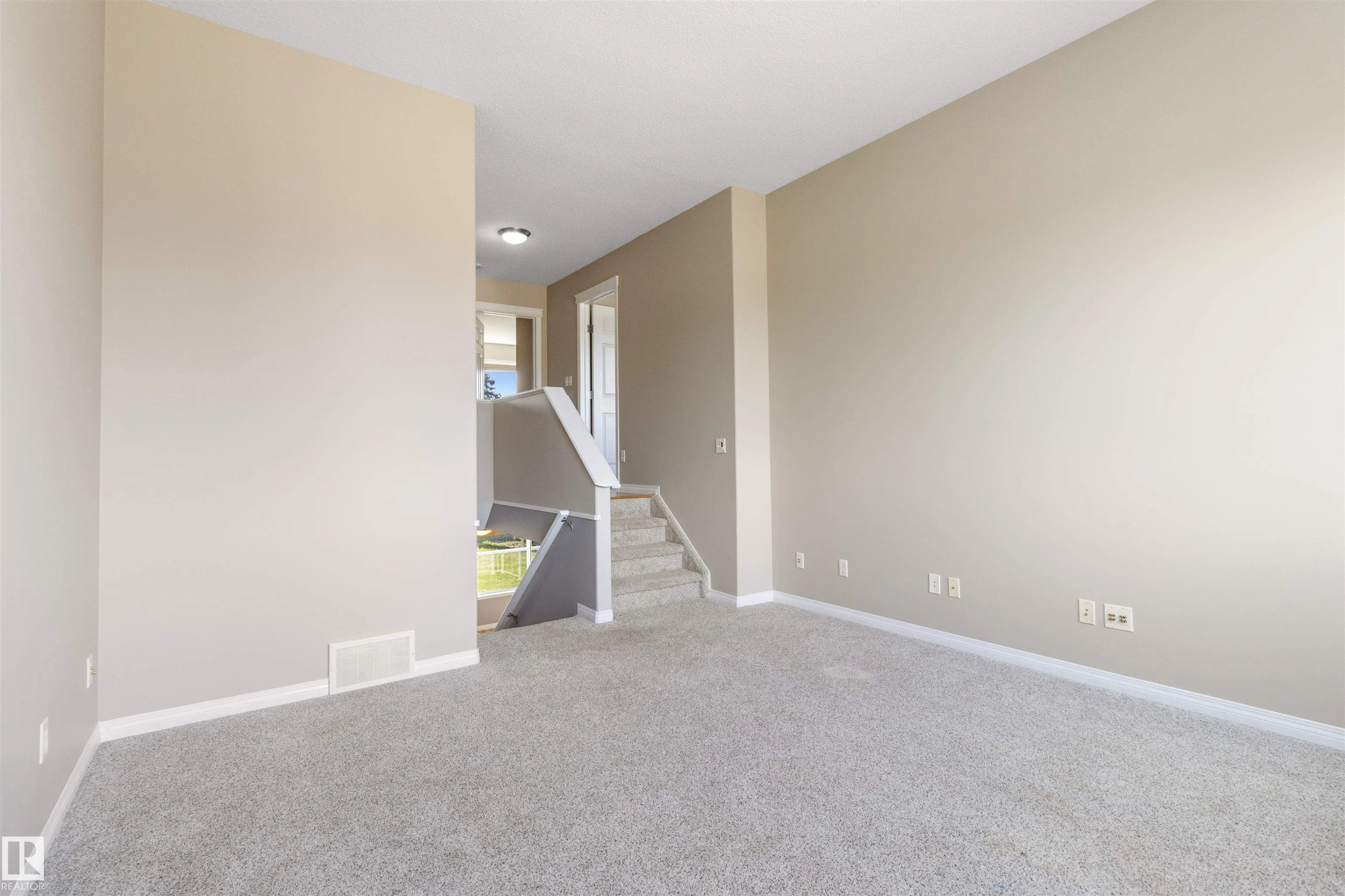 367 SUMMERTON Crescent