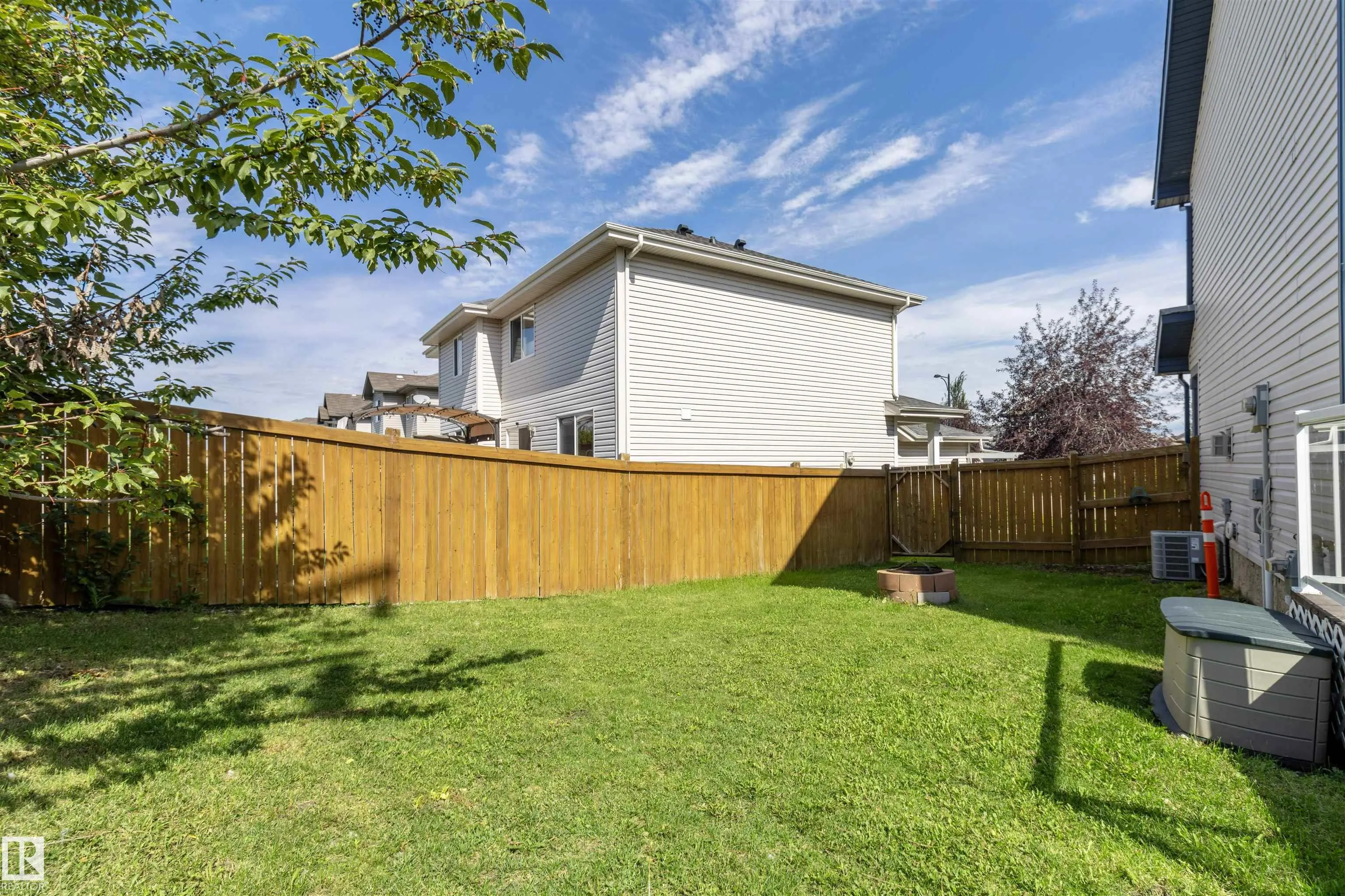 367 SUMMERTON Crescent