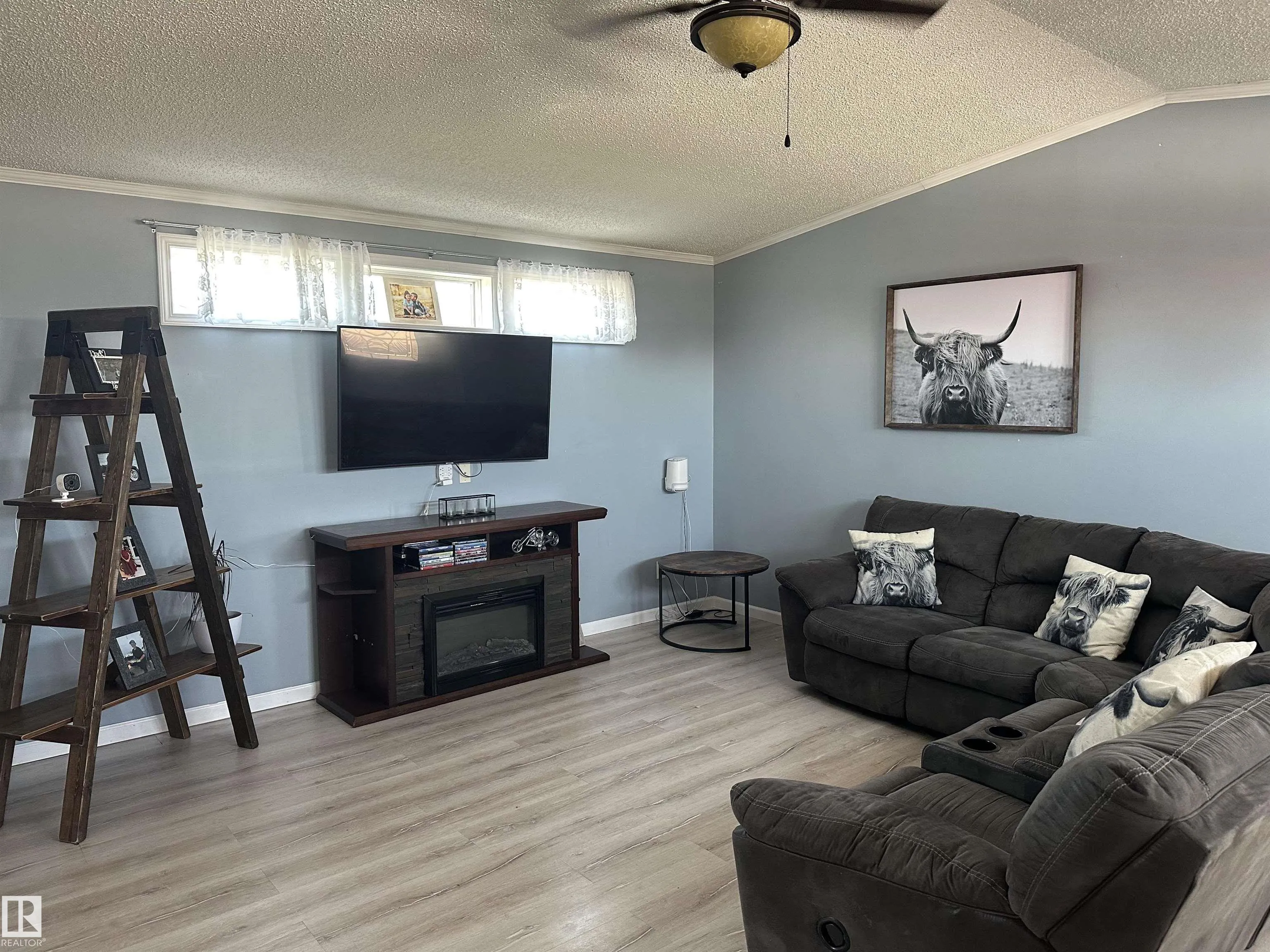 #1 5101 51 Avenue