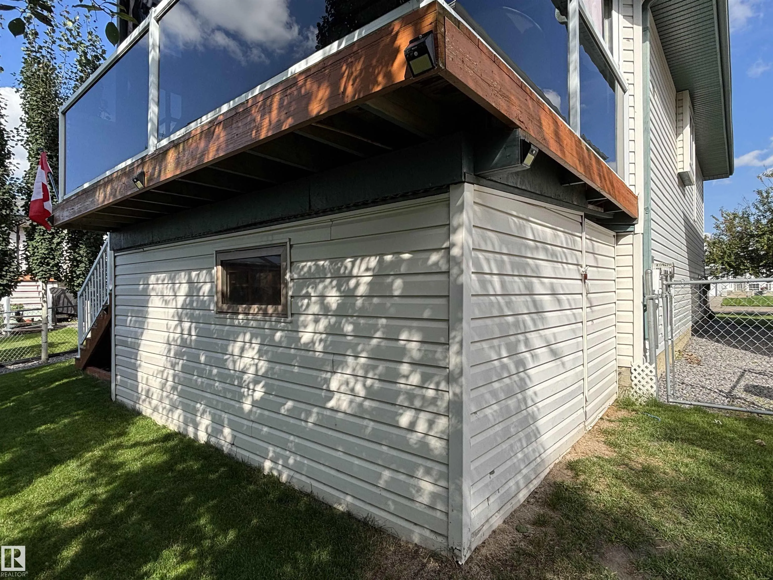 27 HALDEN Crescent