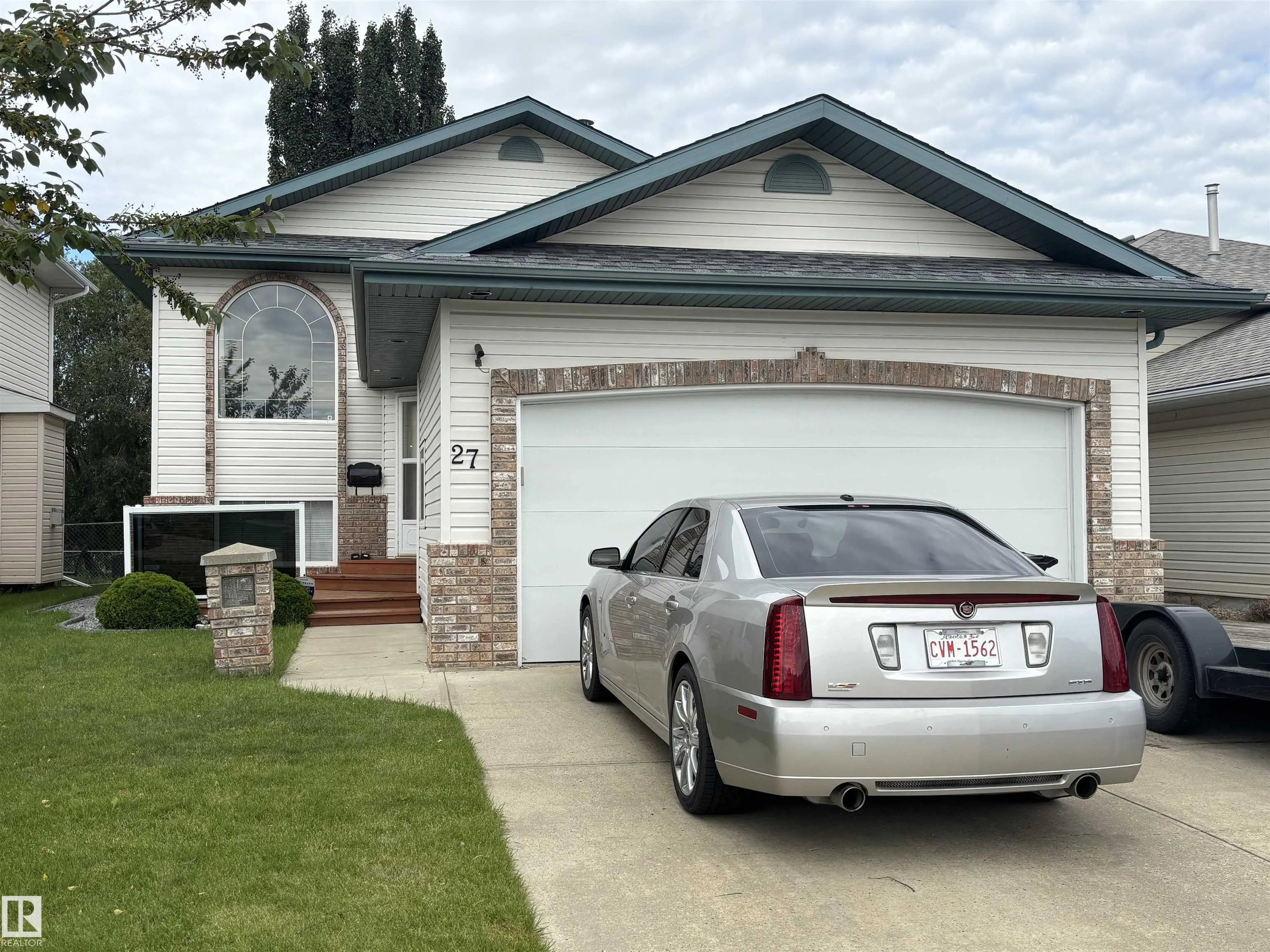27 HALDEN Crescent