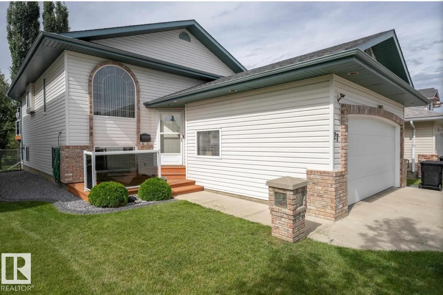 27 HALDEN Crescent