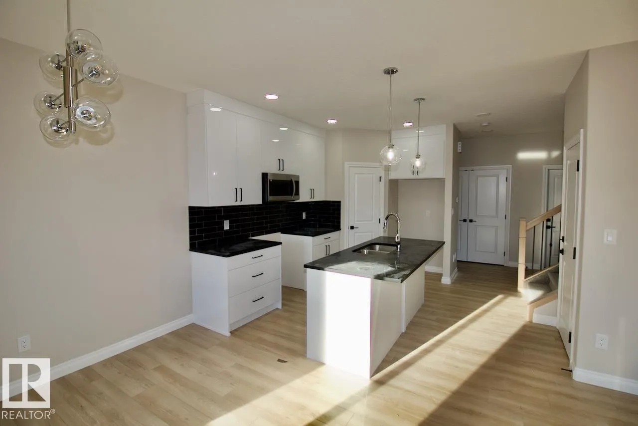 8835 CARSON Way