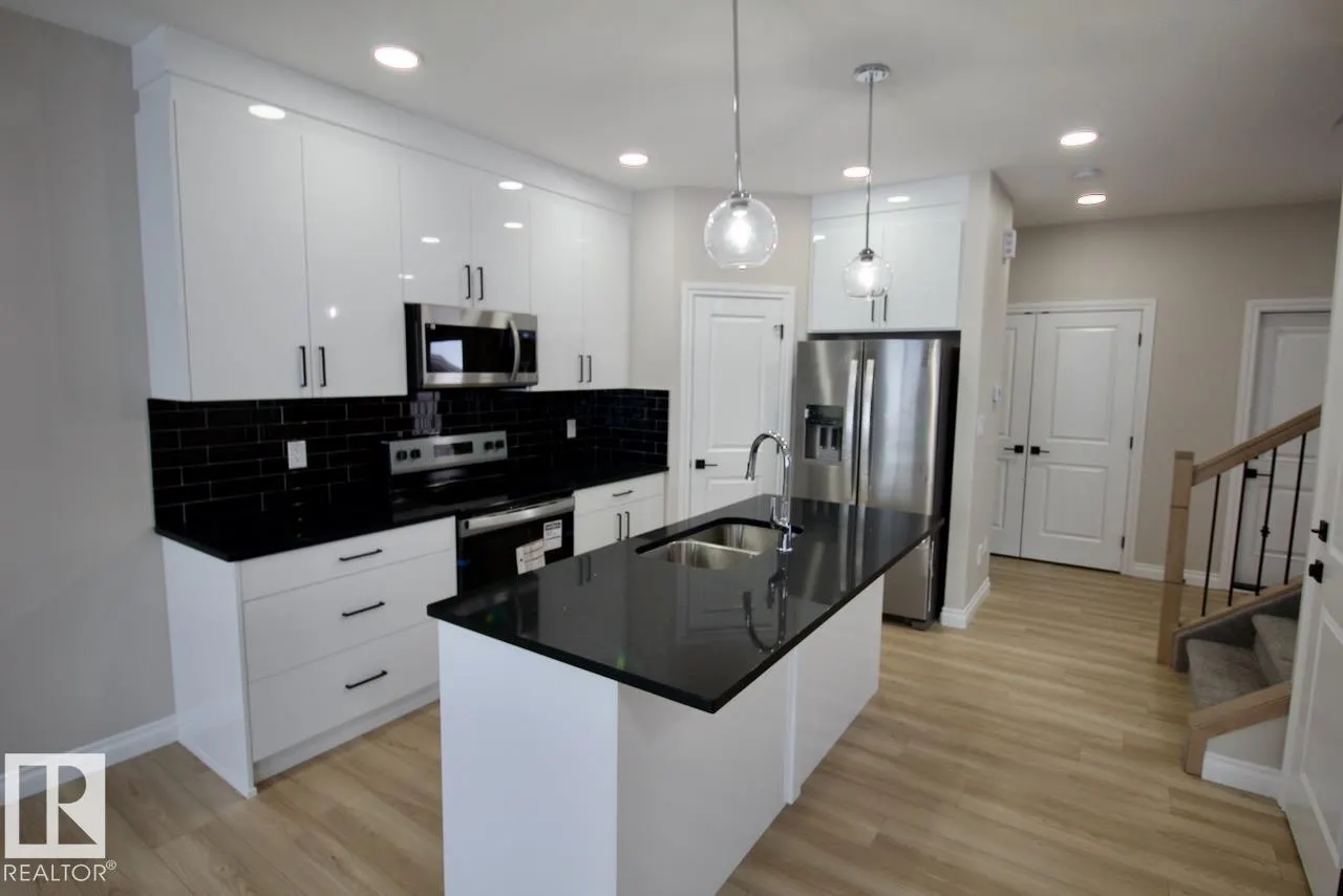8835 CARSON Way