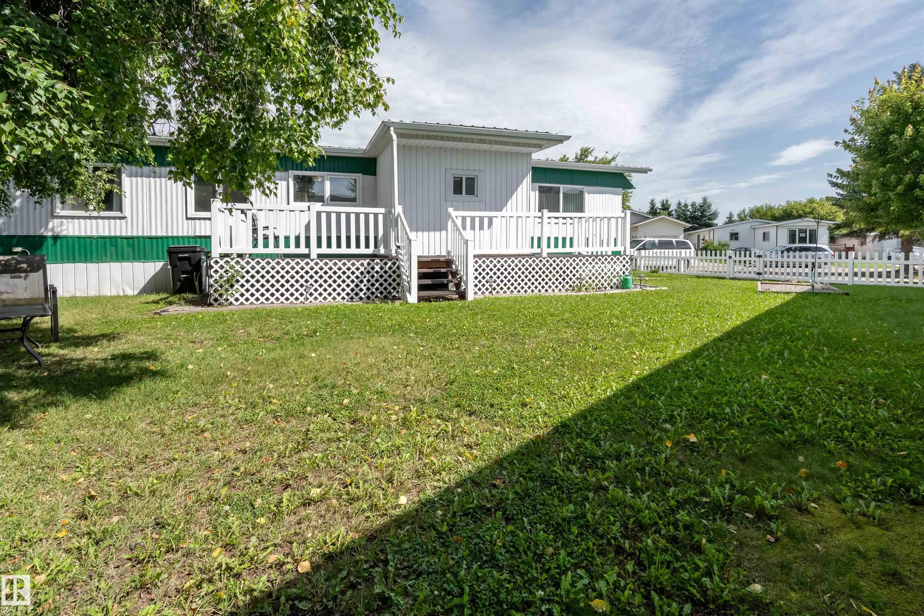 2438 Lakeview Bay