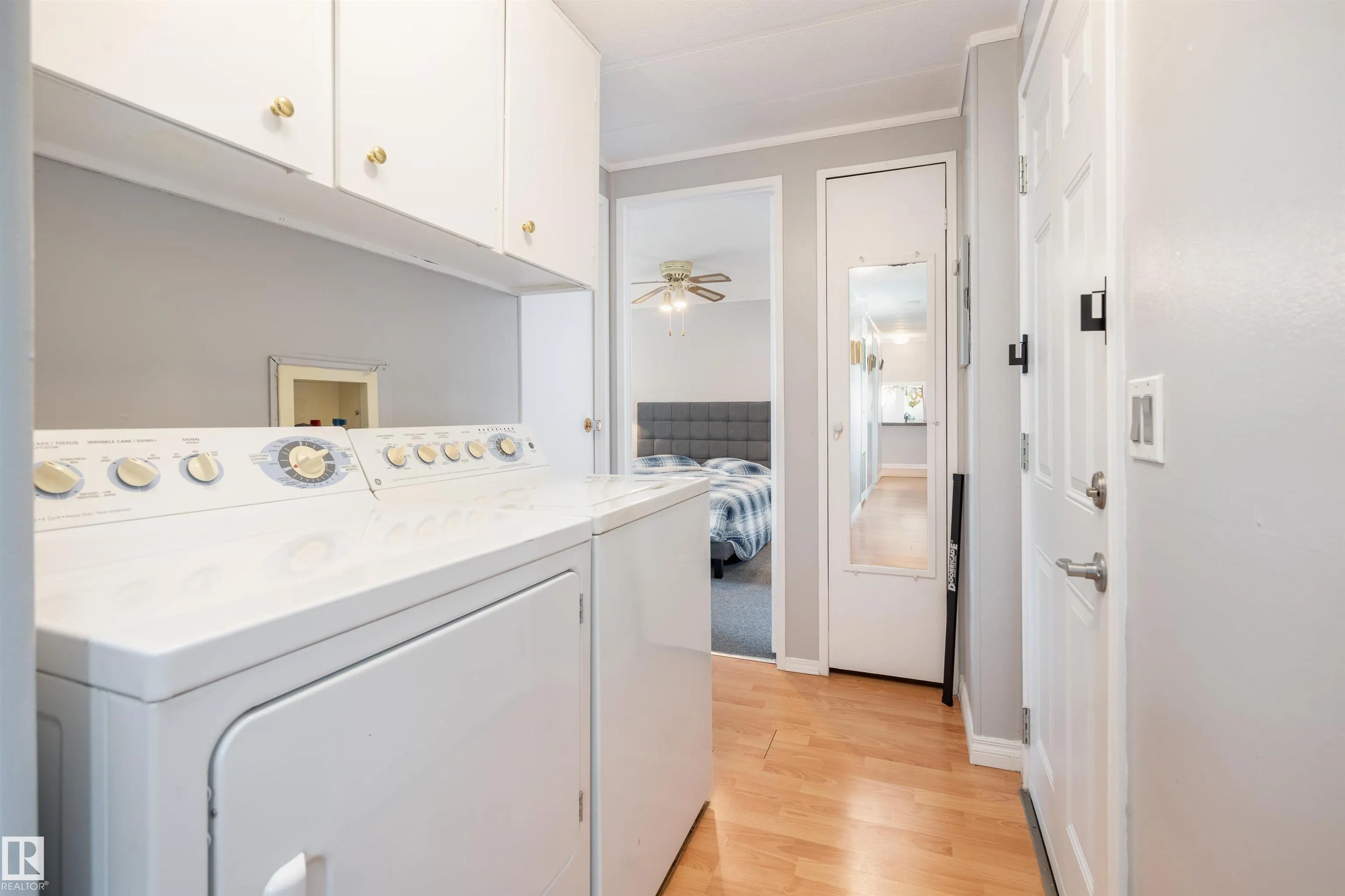 2438 Lakeview Bay