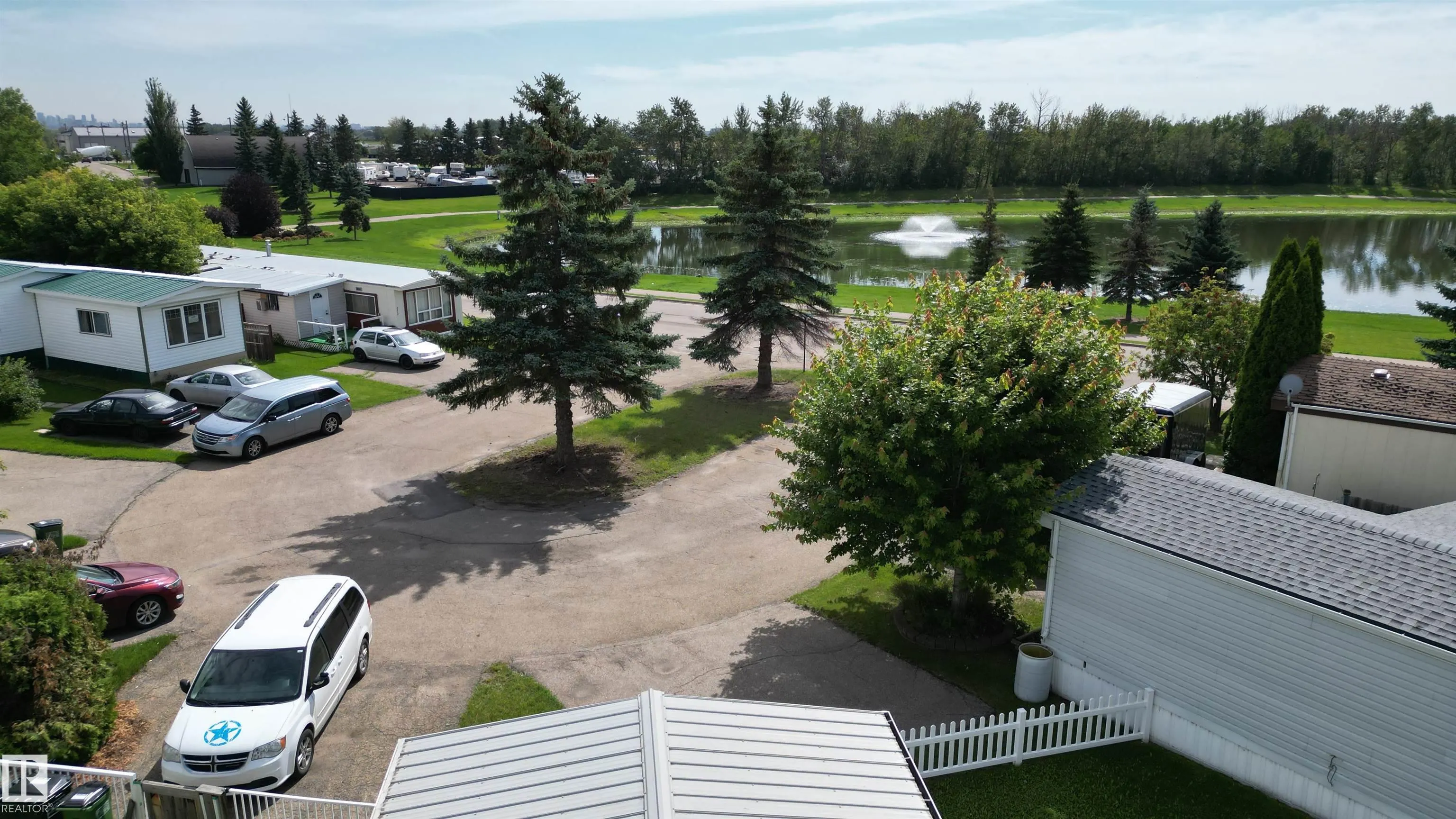 2438 Lakeview Bay