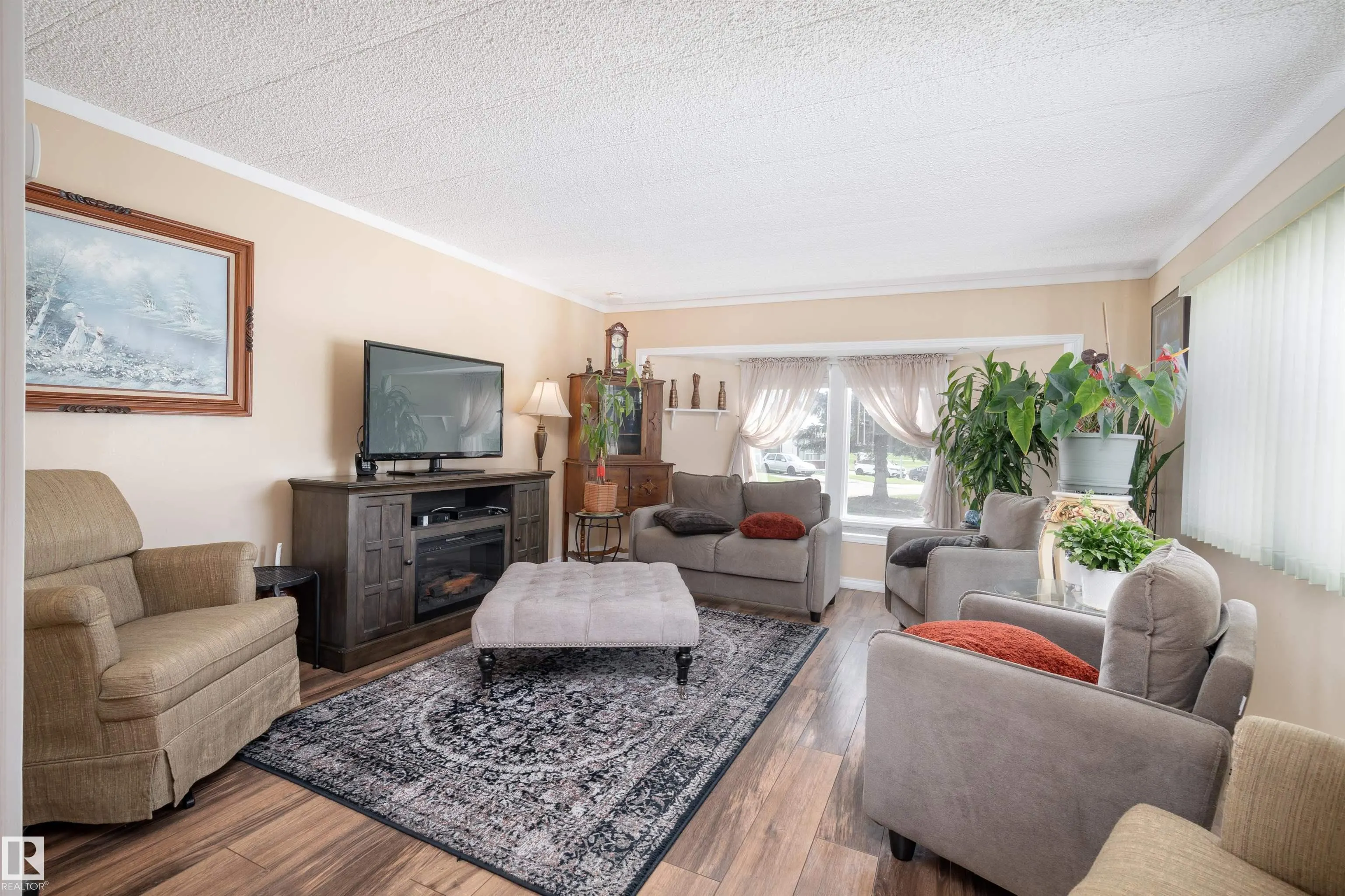 2438 Lakeview Bay