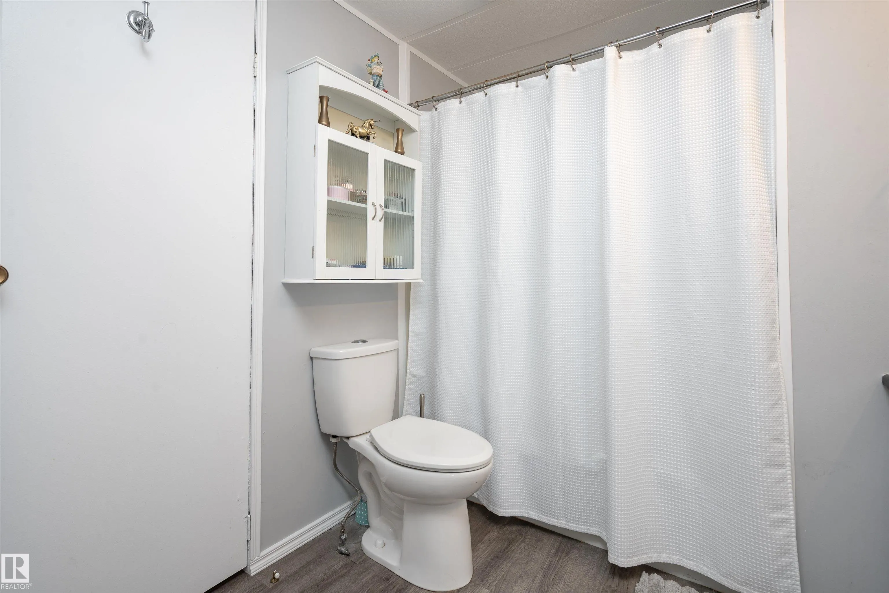 2438 Lakeview Bay
