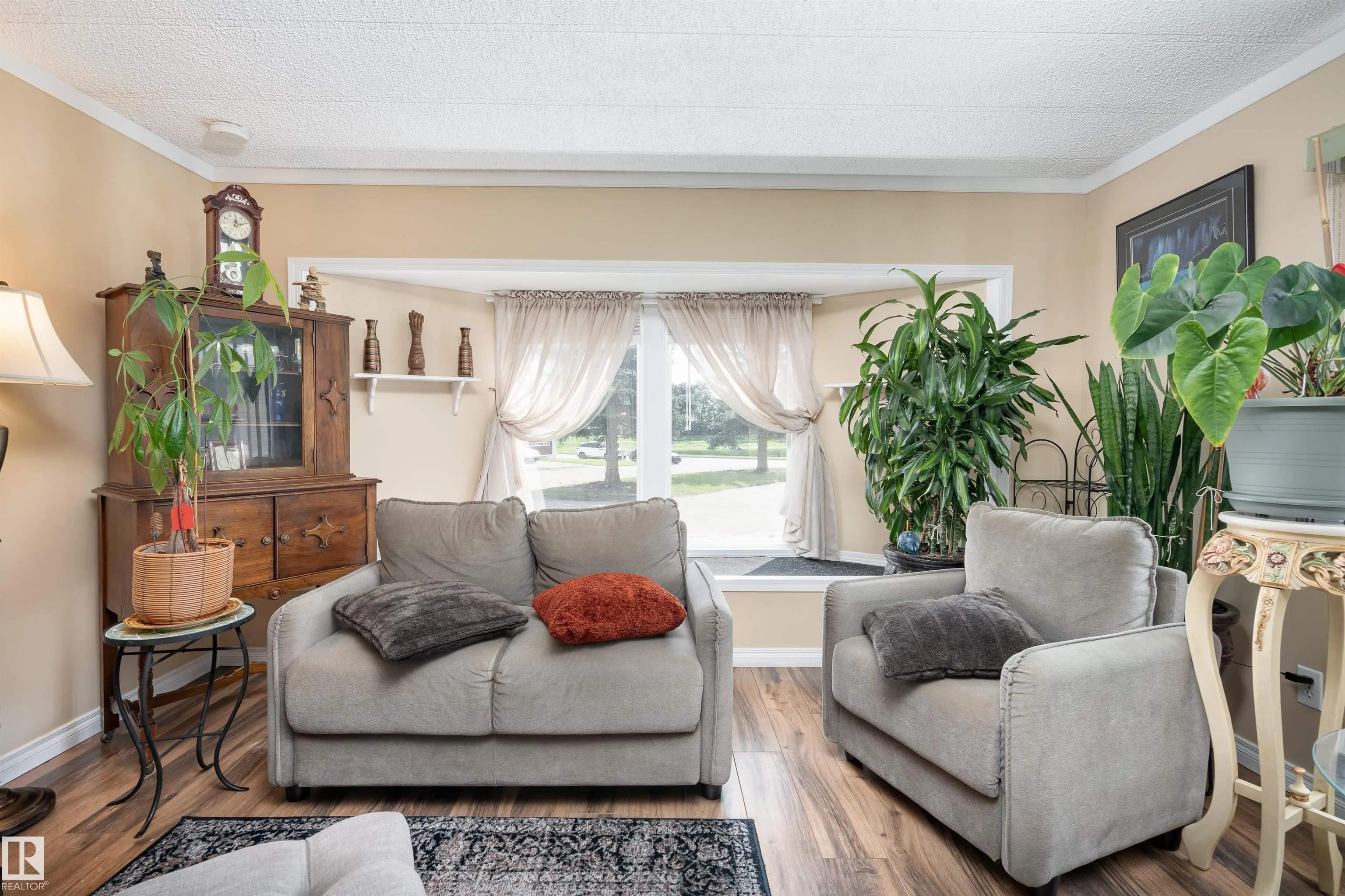 2438 Lakeview Bay