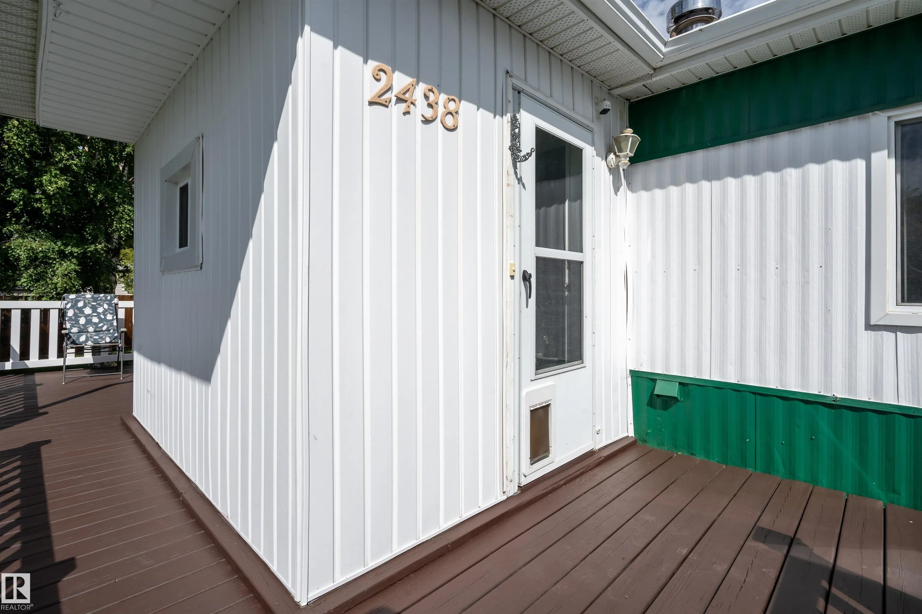2438 Lakeview Bay