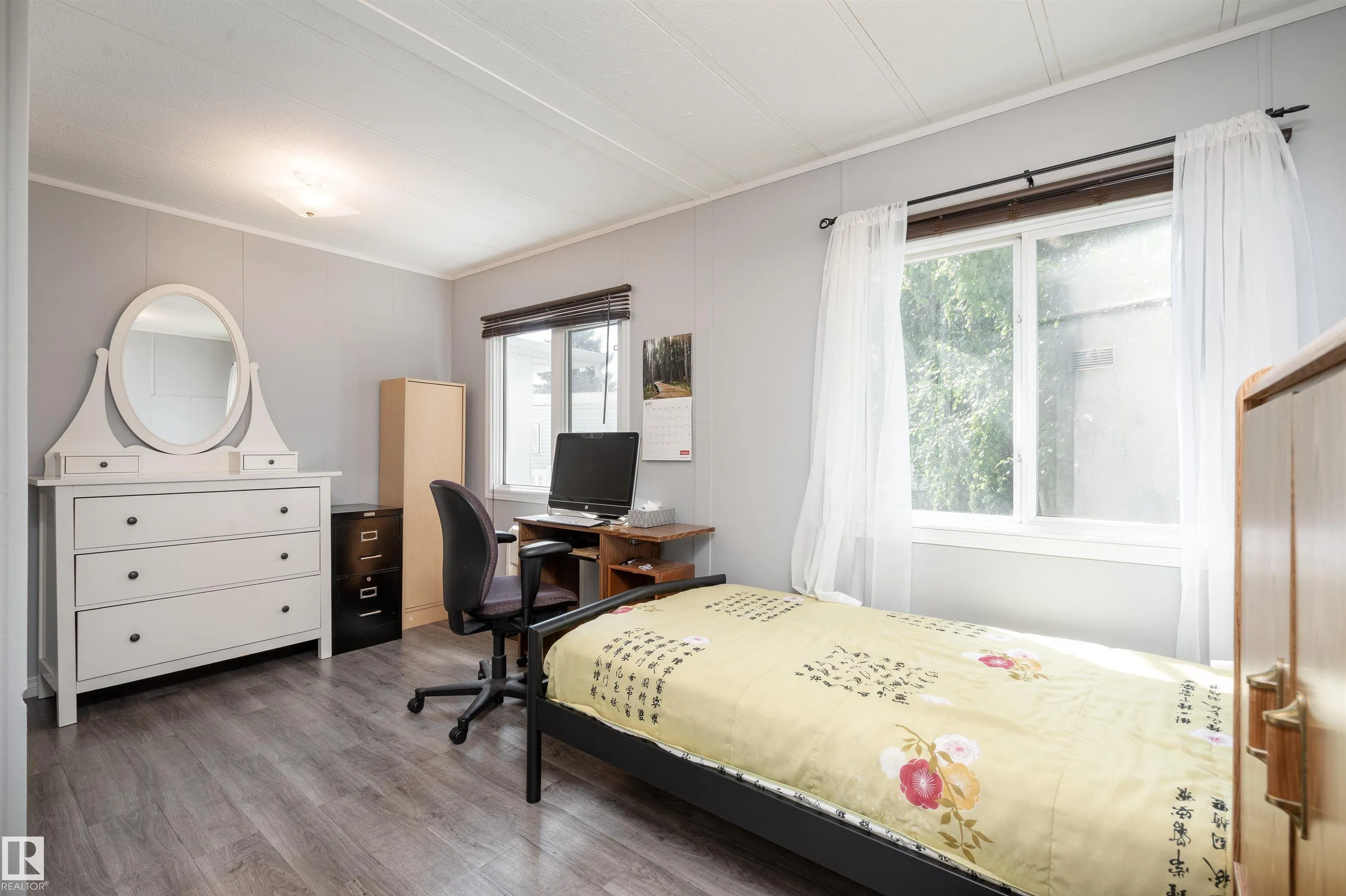 2438 Lakeview Bay