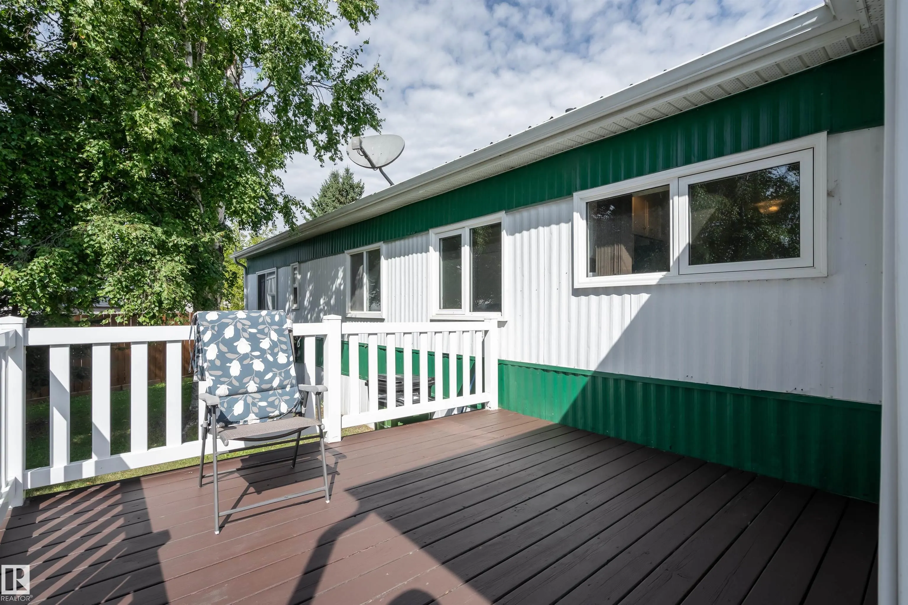 2438 Lakeview Bay