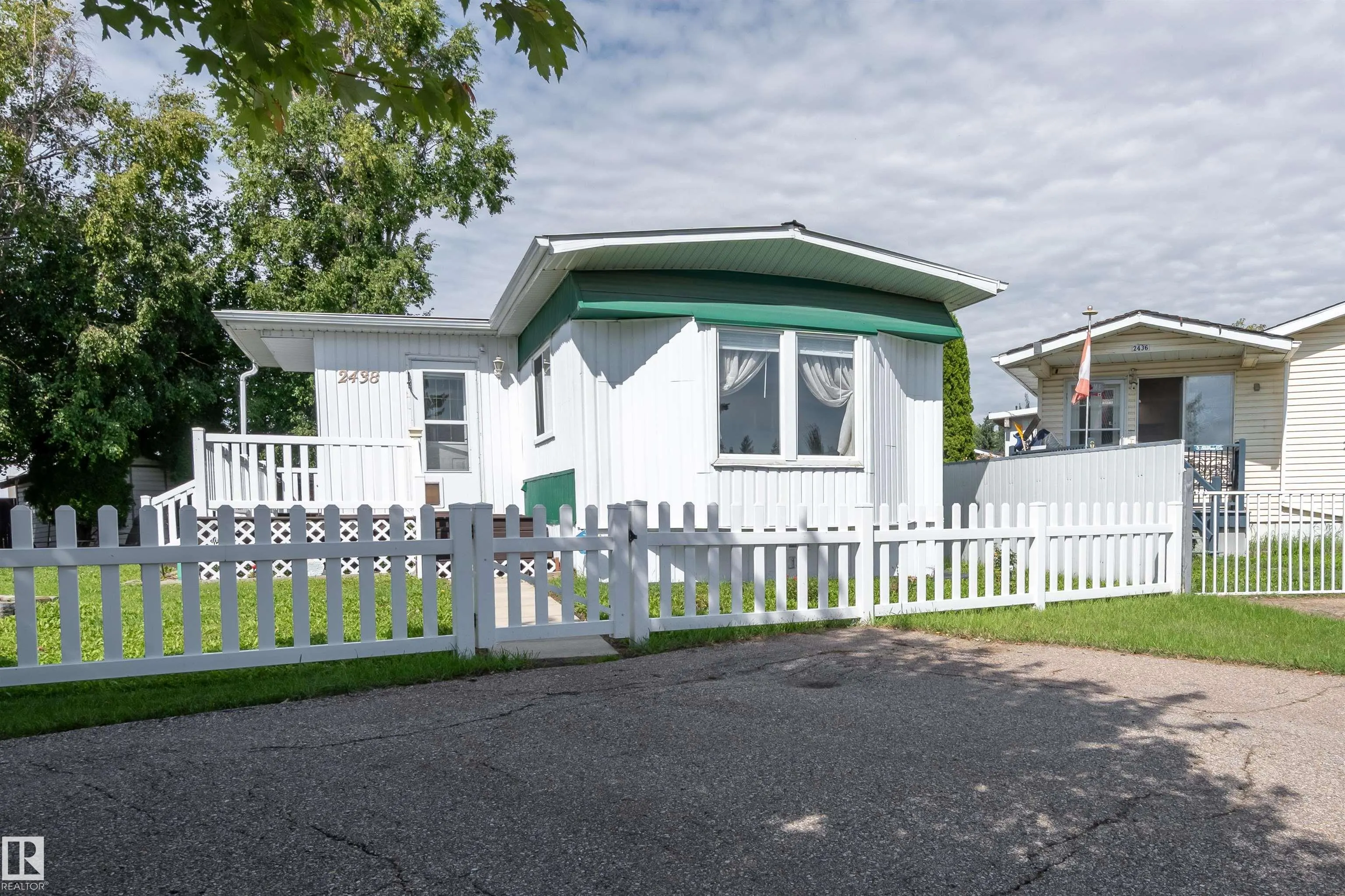 2438 Lakeview Bay