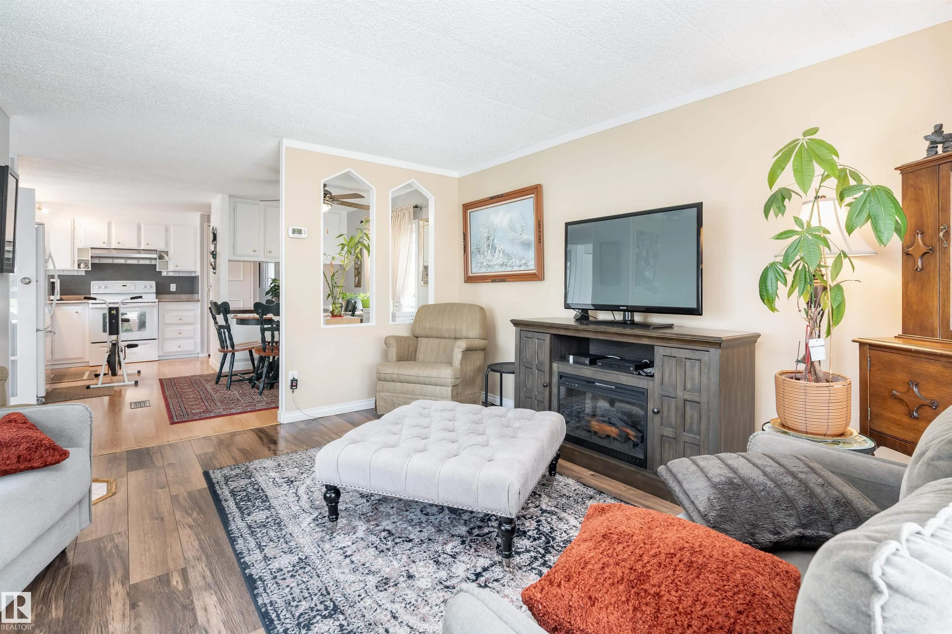 2438 Lakeview Bay