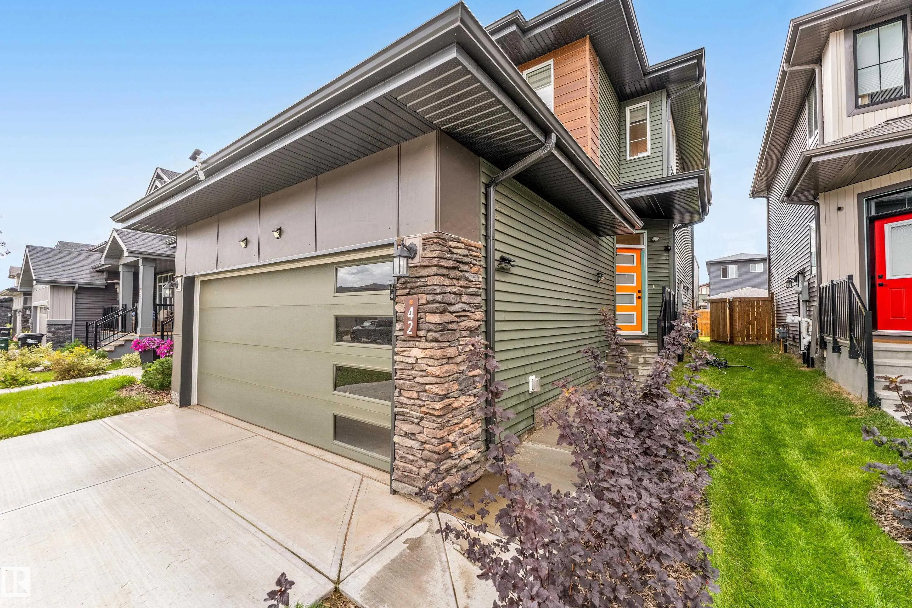 42 CERBAT CRESCENT Crescent