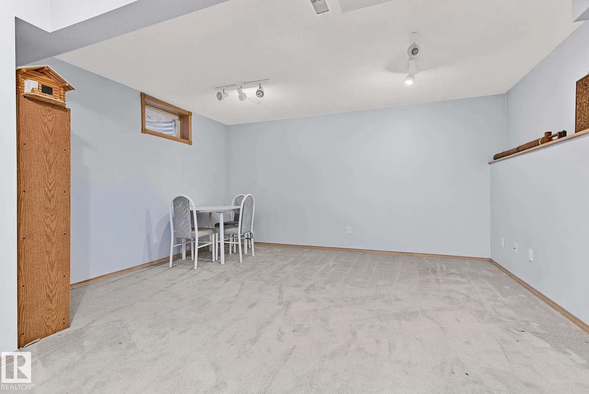 44 CHARLTON Road
