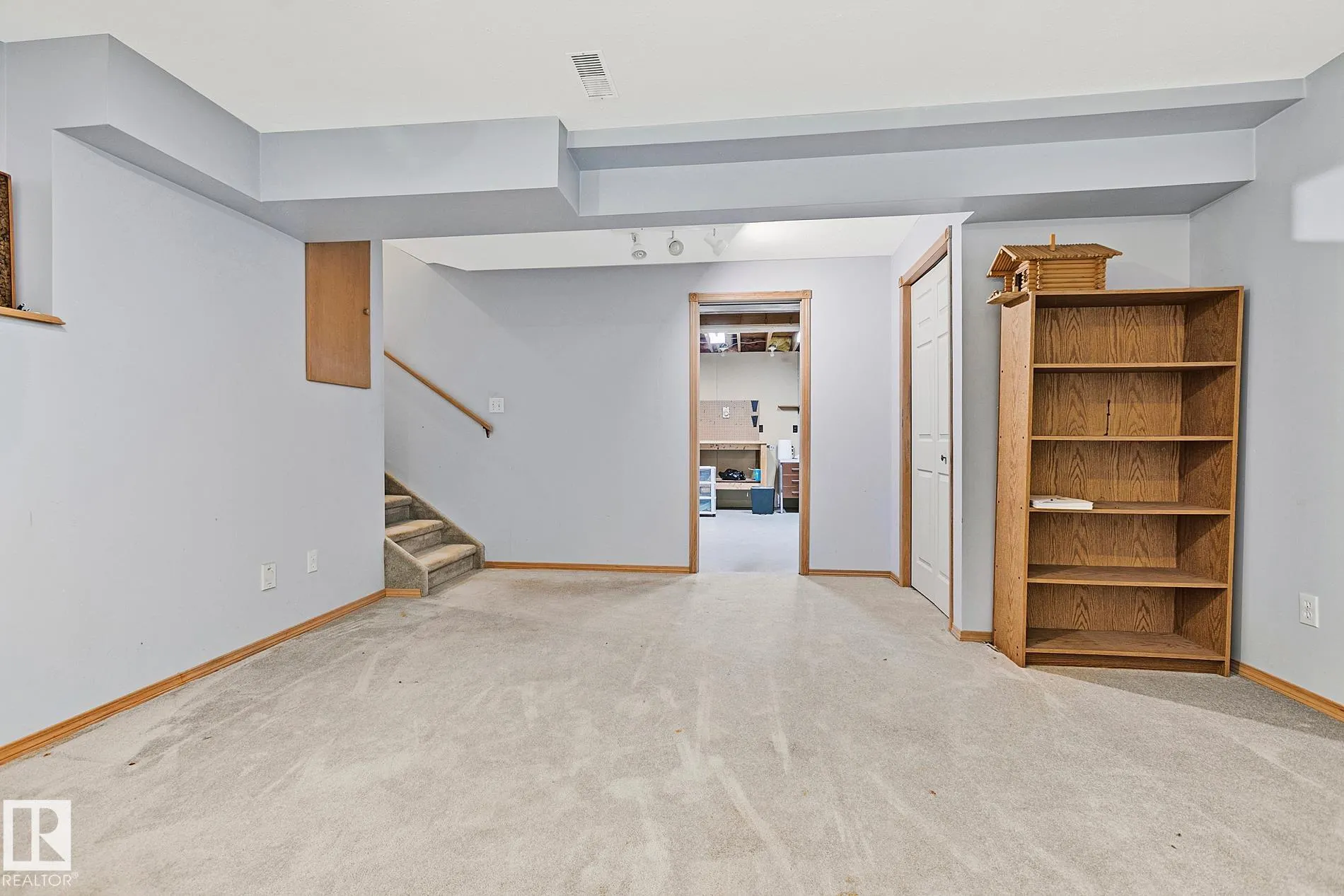 44 CHARLTON Road