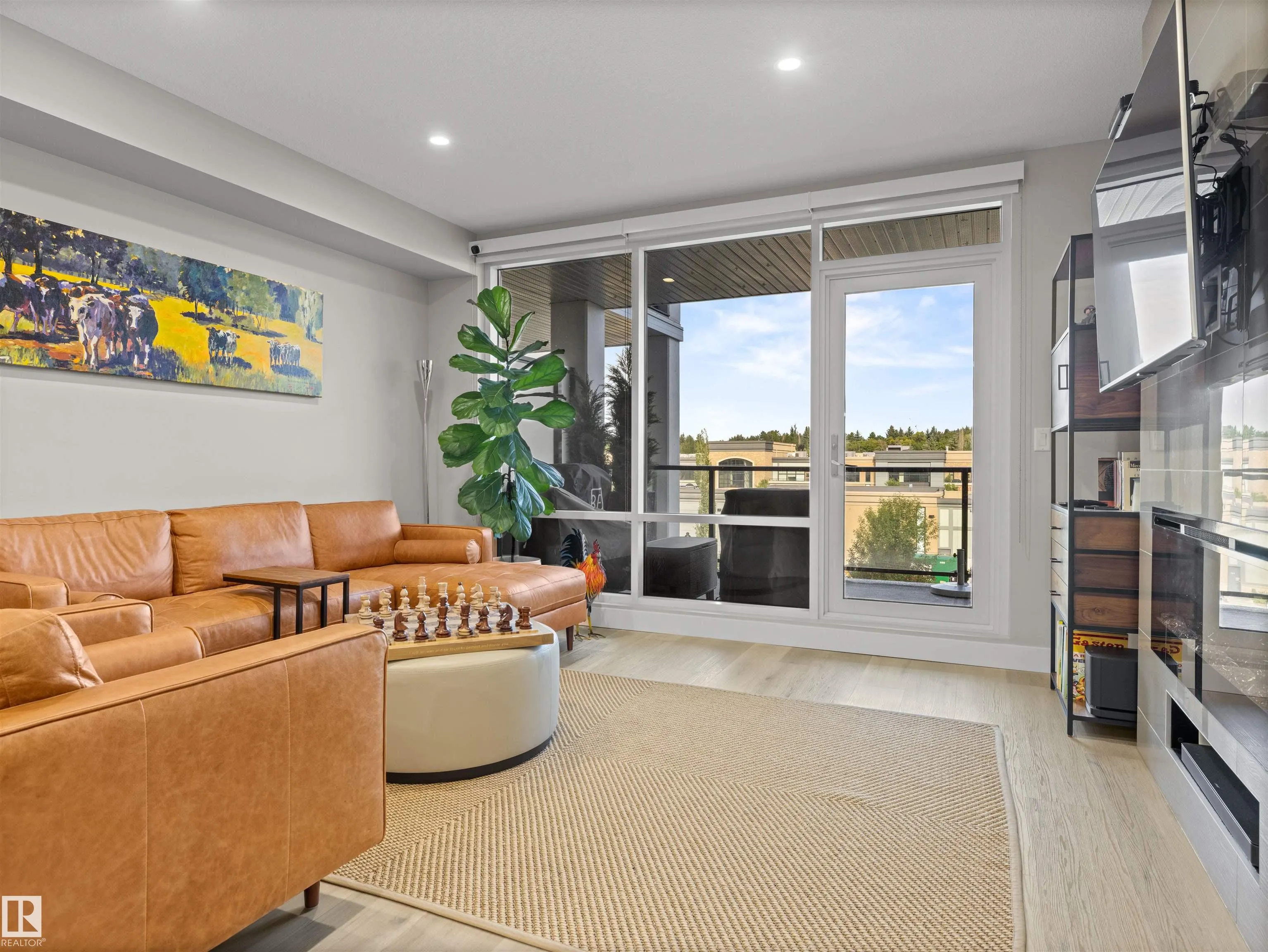 200 BELLEROSE Drive