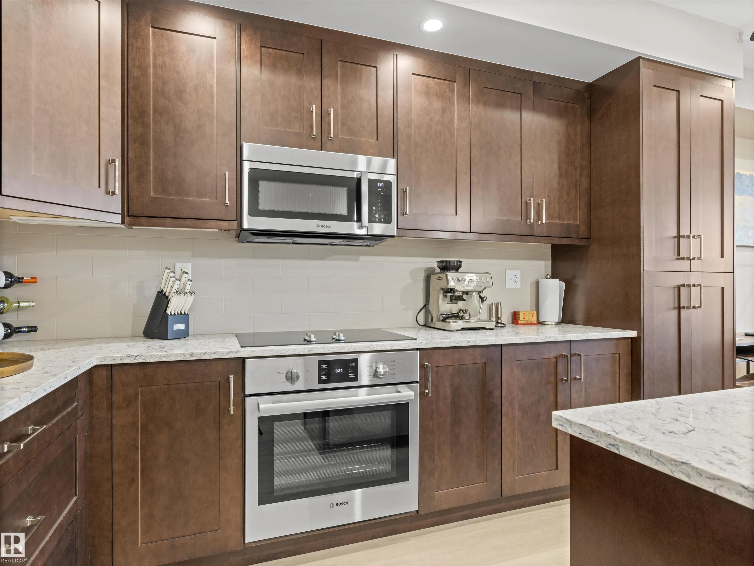 200 BELLEROSE Drive