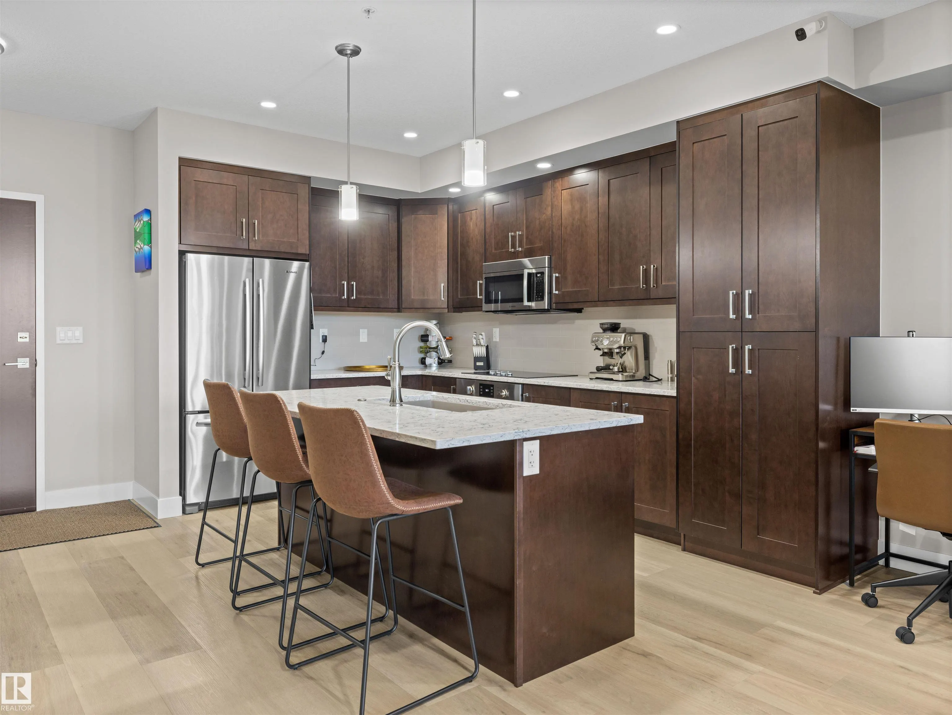 200 BELLEROSE Drive