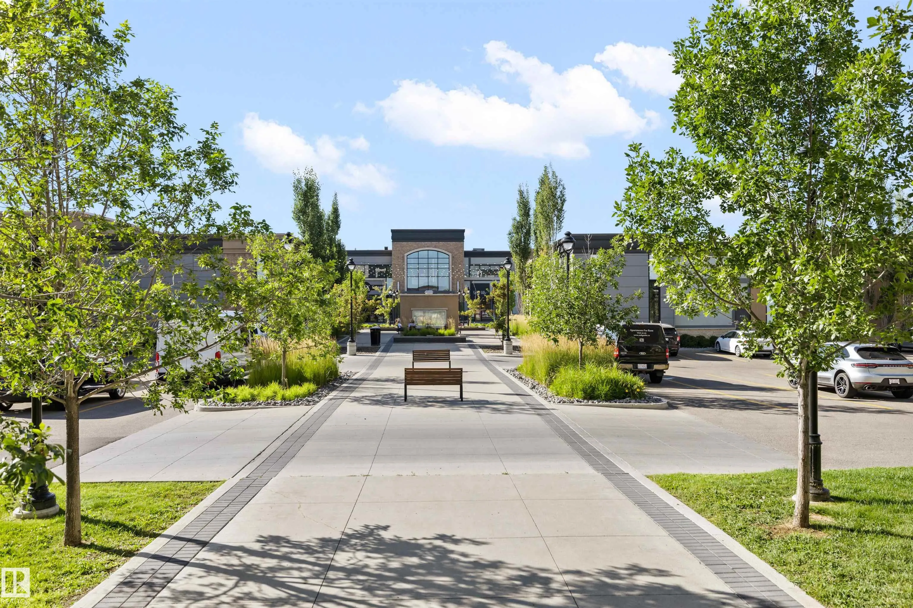 200 BELLEROSE Drive