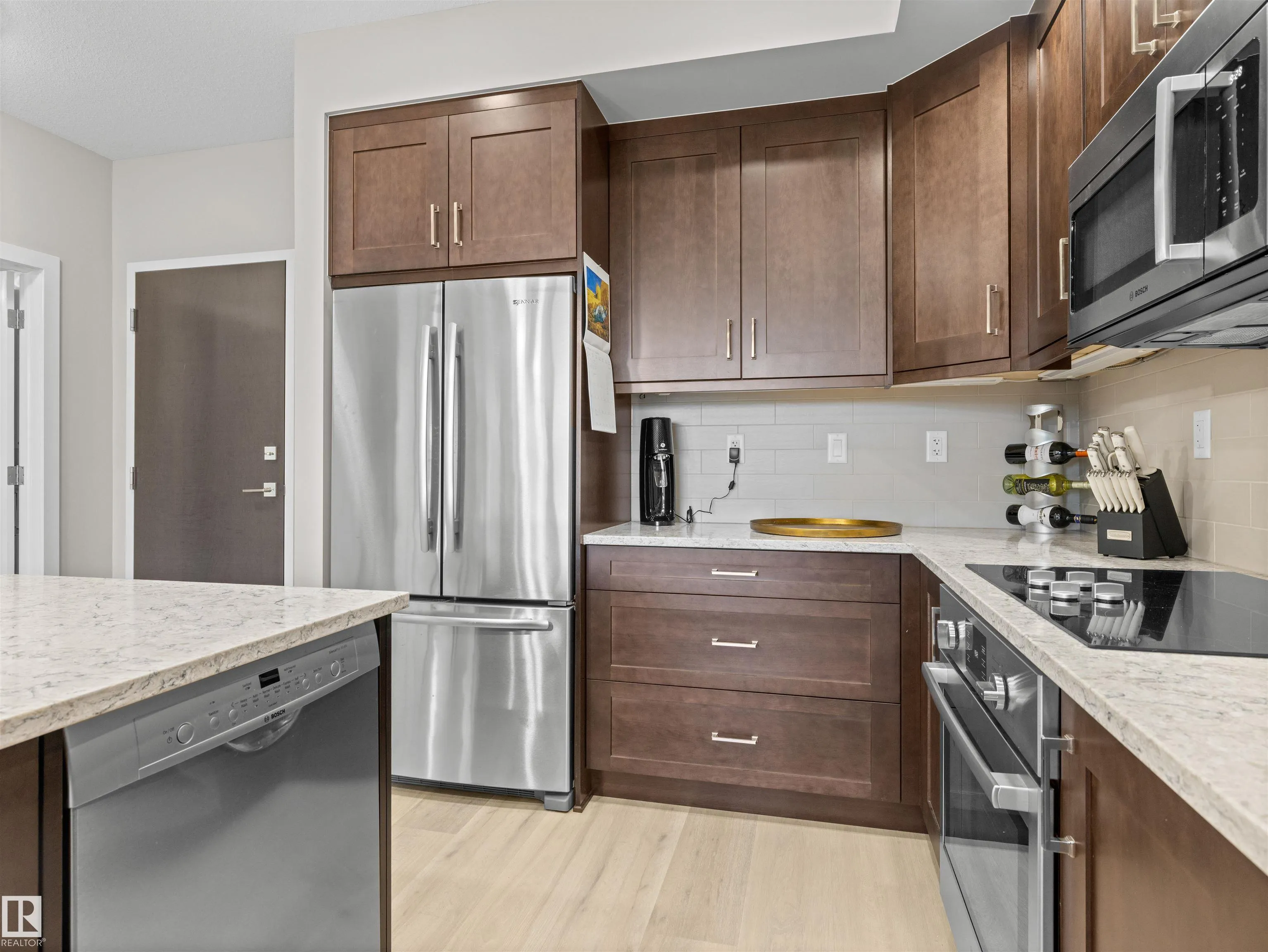 200 BELLEROSE Drive