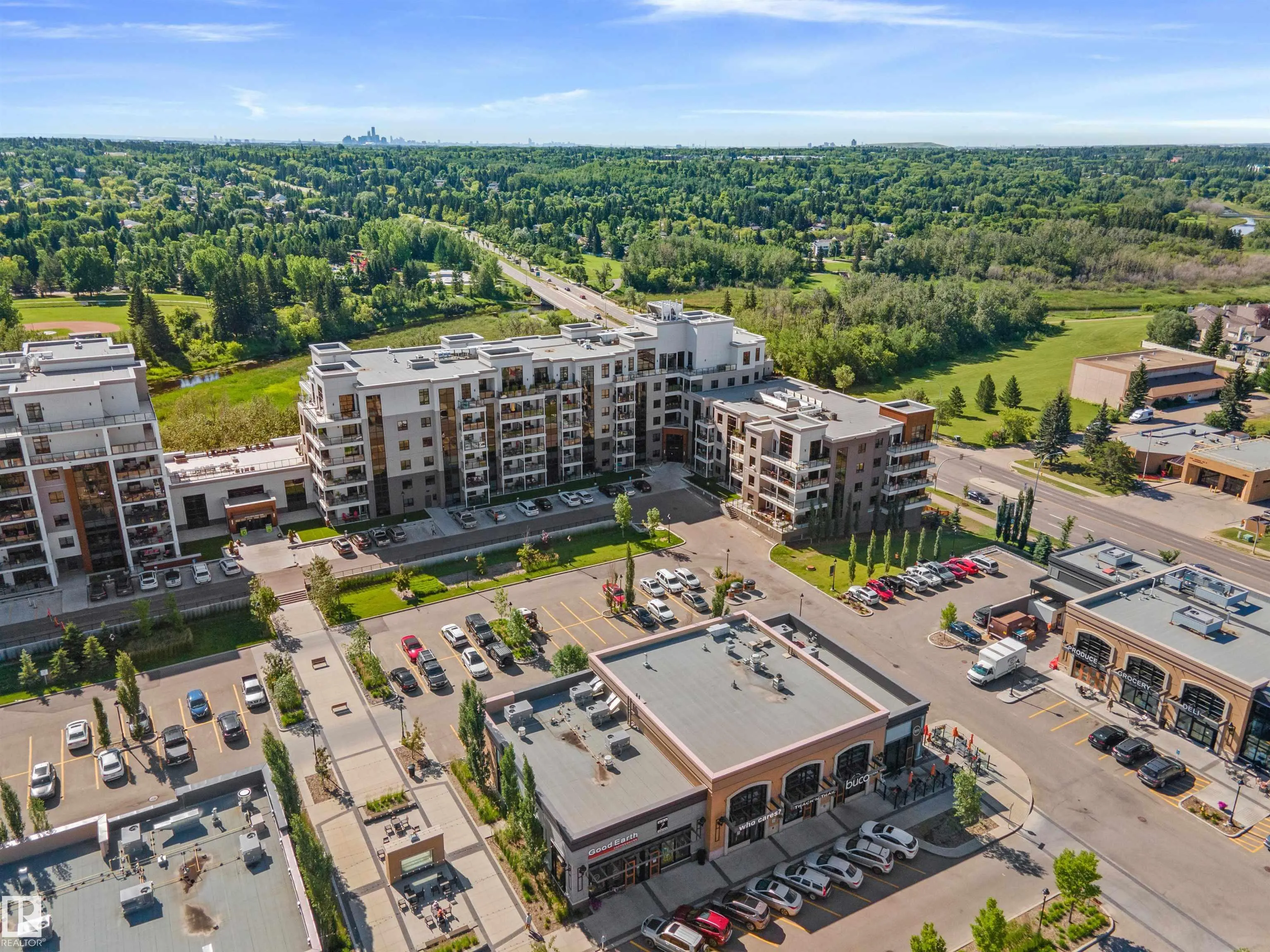 200 BELLEROSE Drive