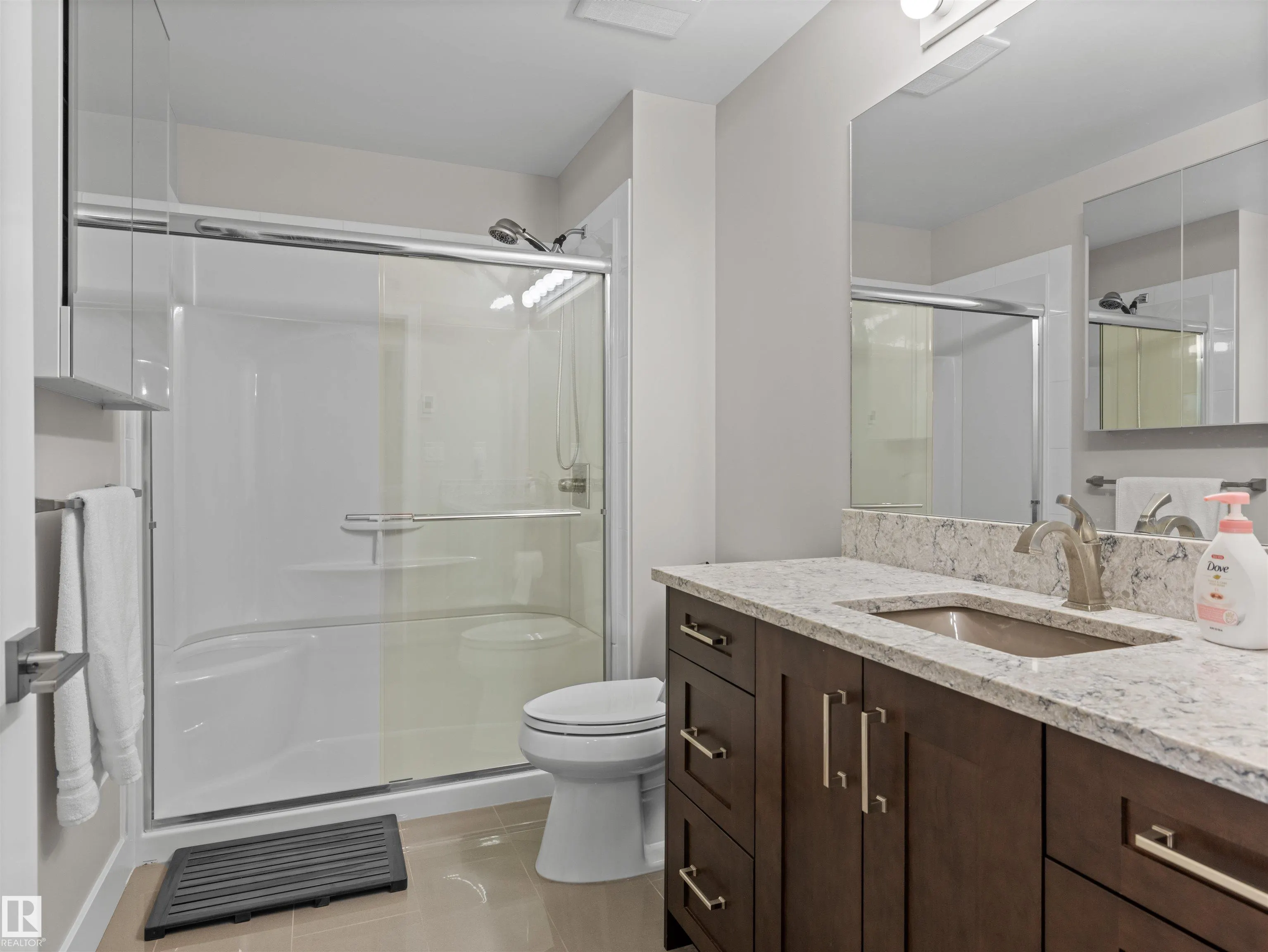 200 BELLEROSE Drive