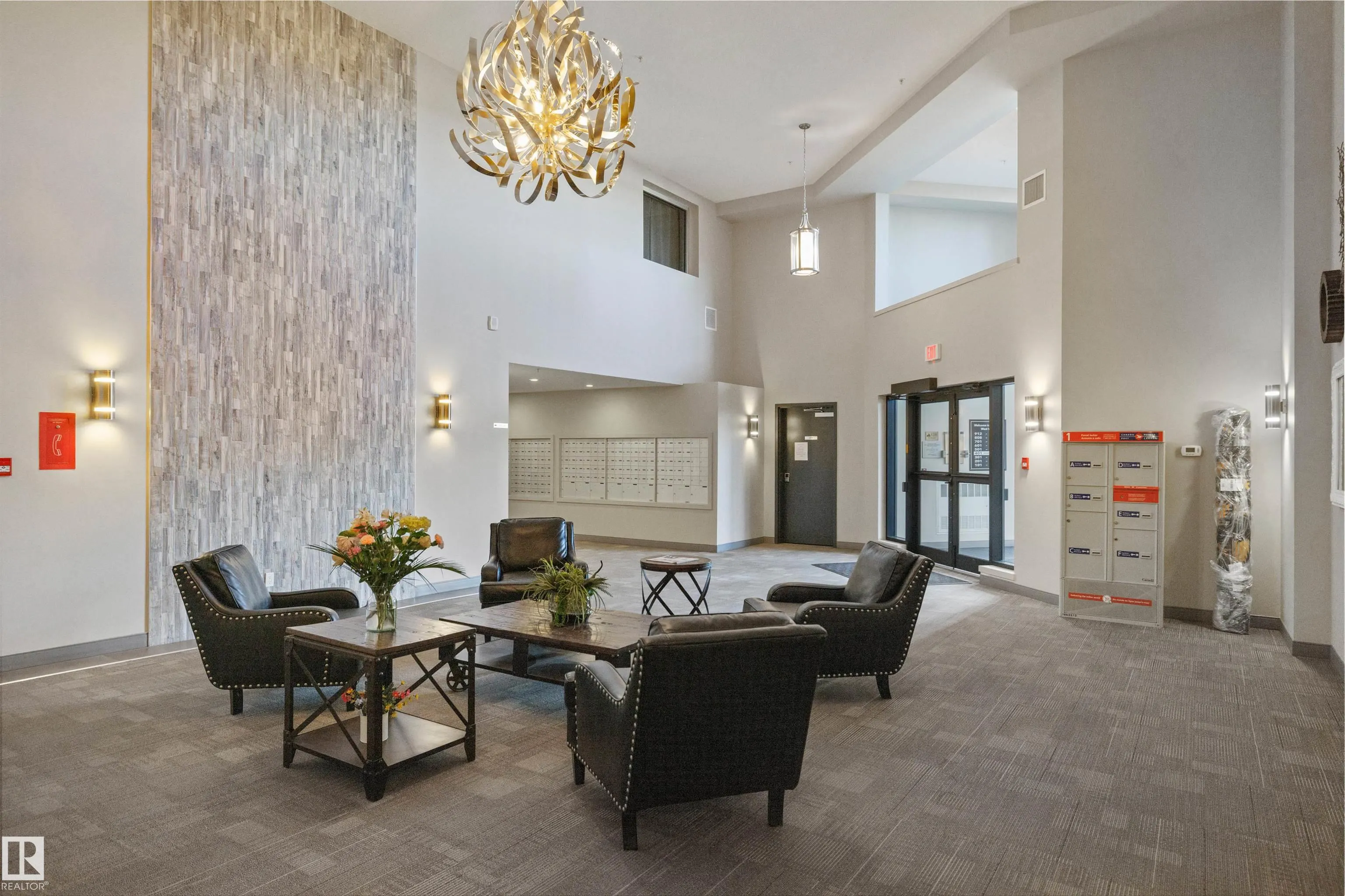 200 BELLEROSE Drive