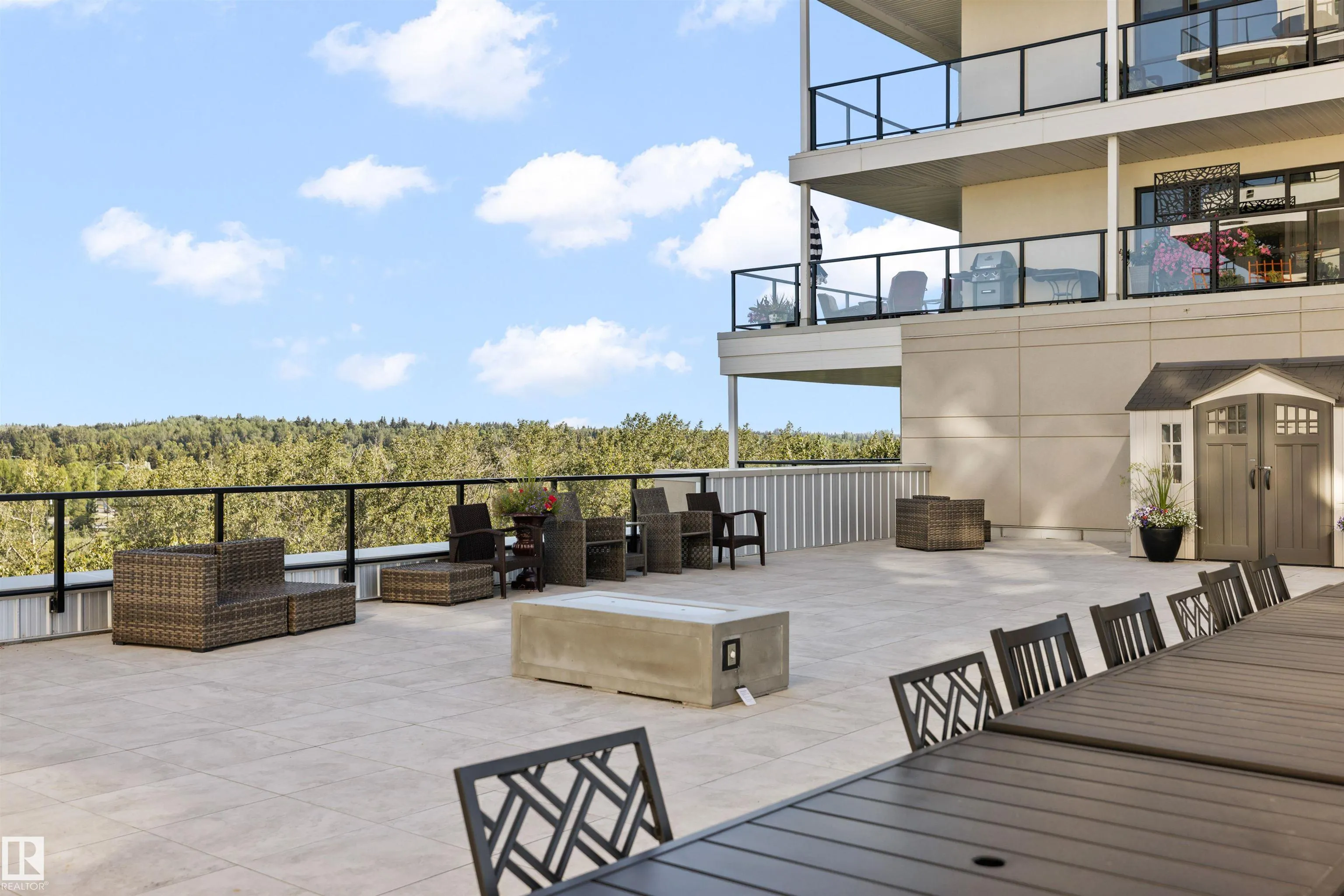 200 BELLEROSE Drive