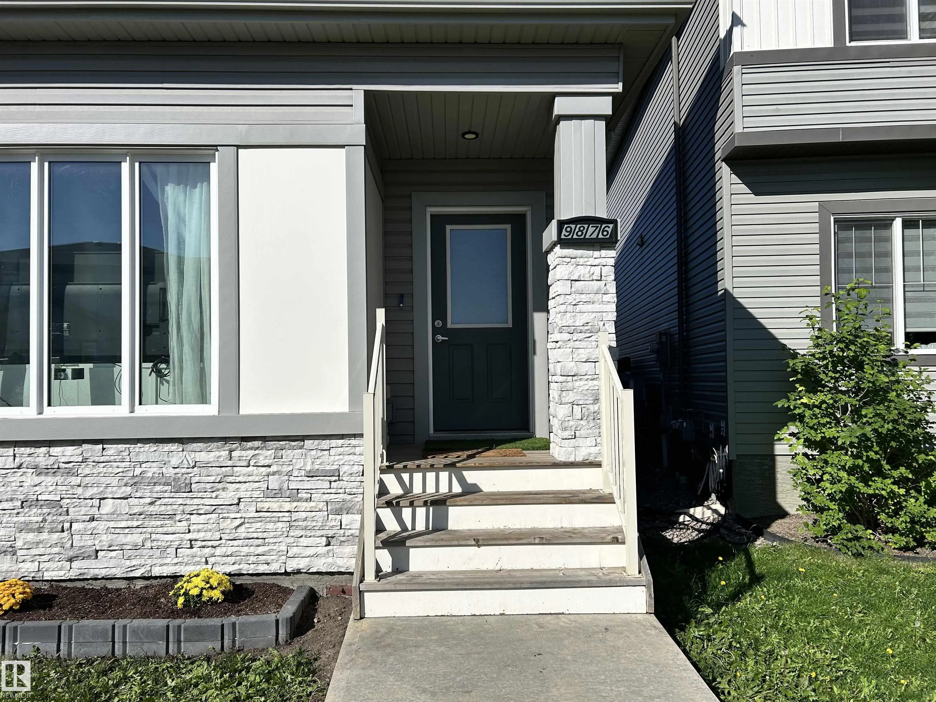 9876 206 Street