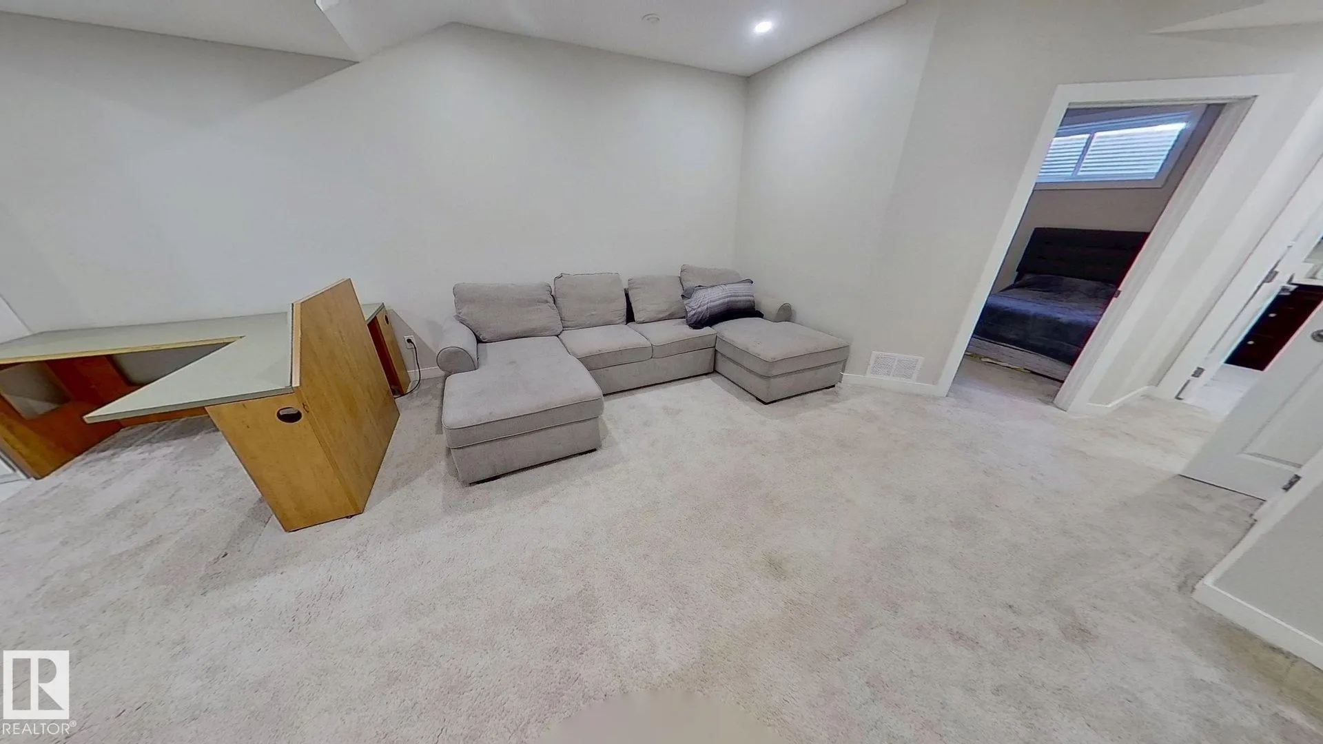 9876 206 Street