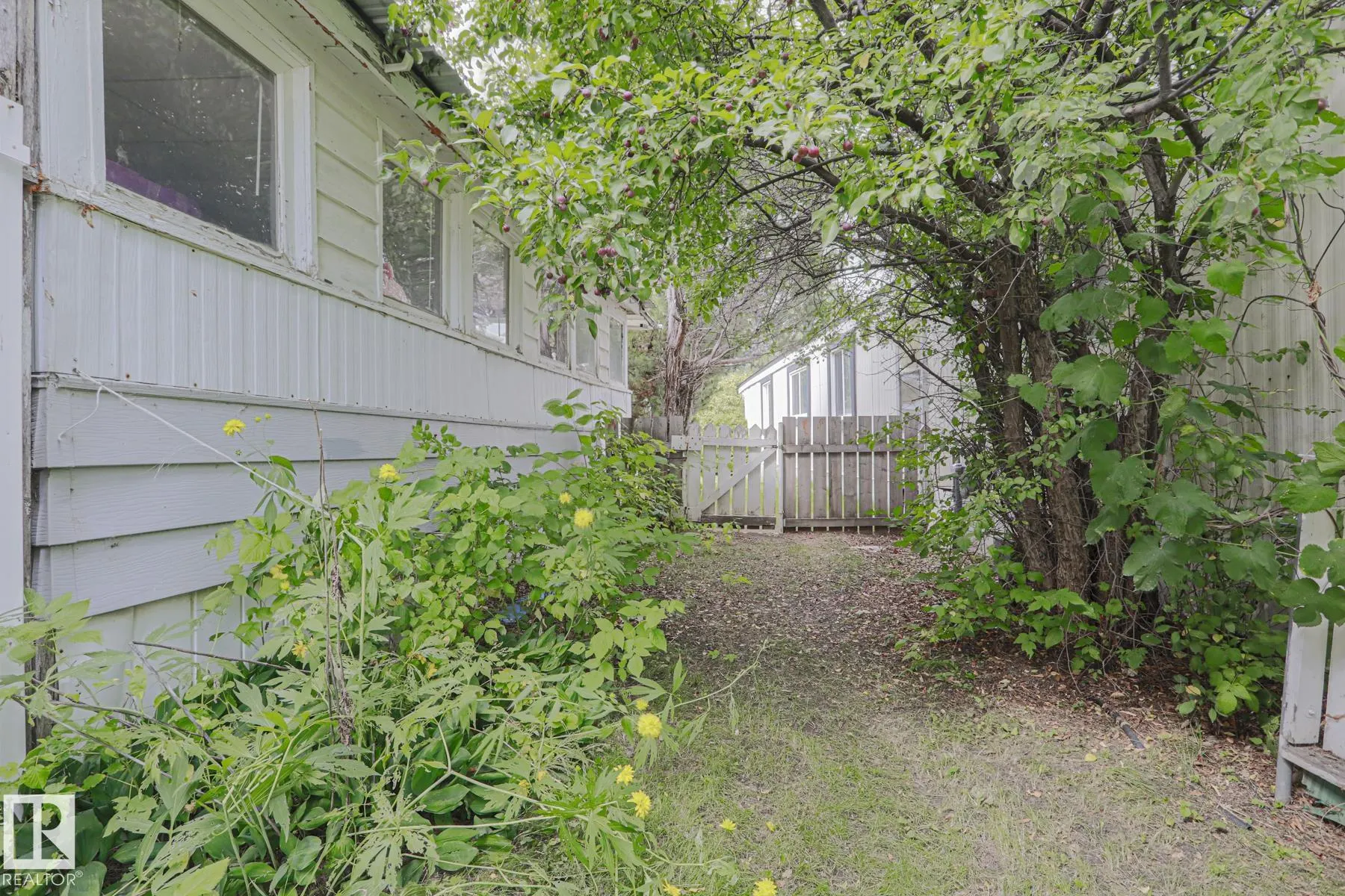 1943 West Royal WY NW