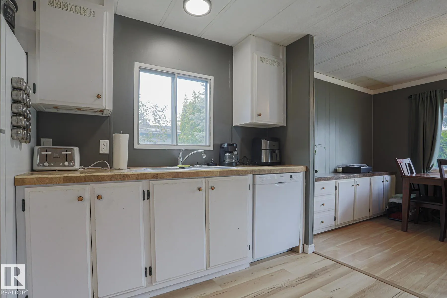 1943 West Royal WY NW