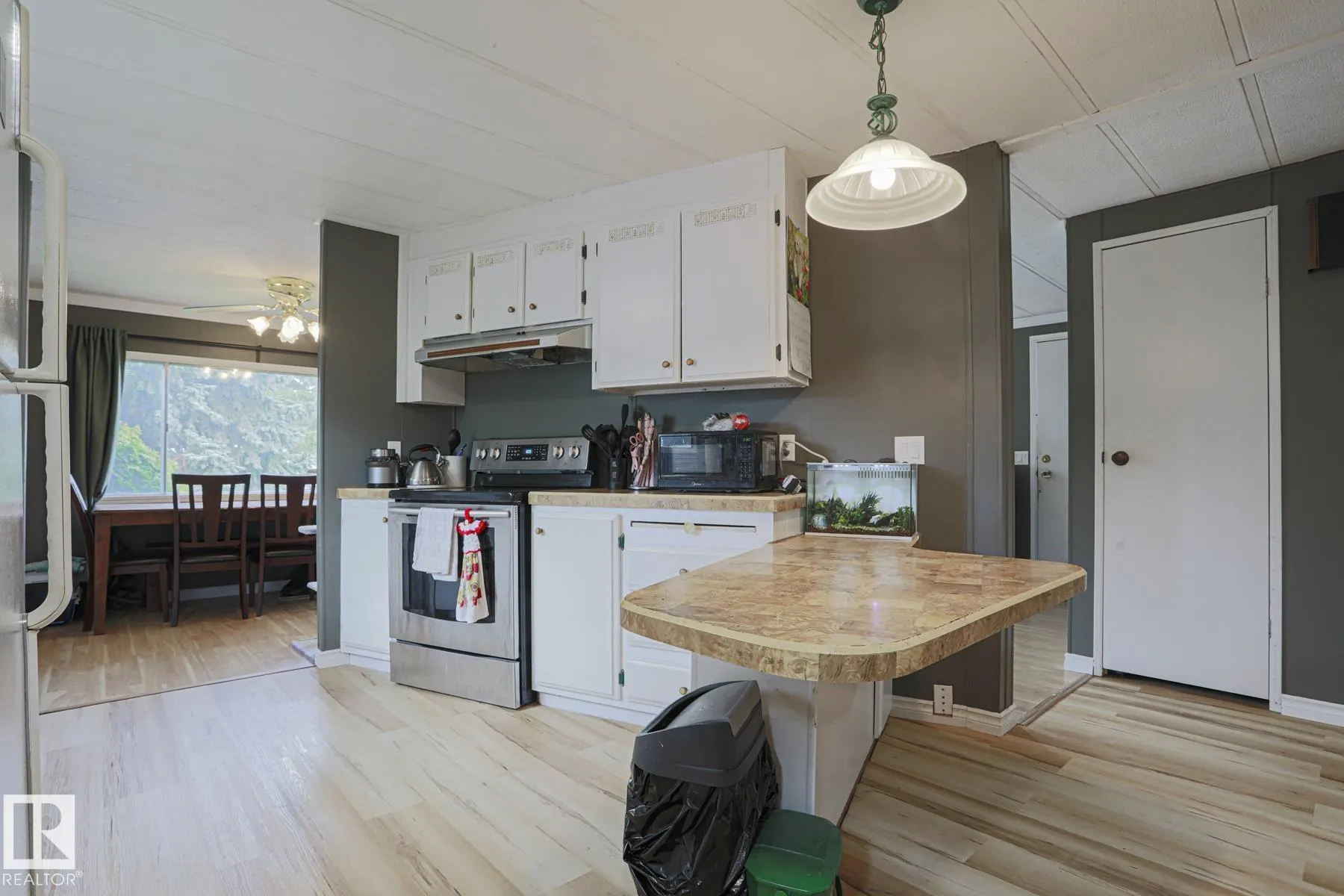 1943 West Royal WY NW