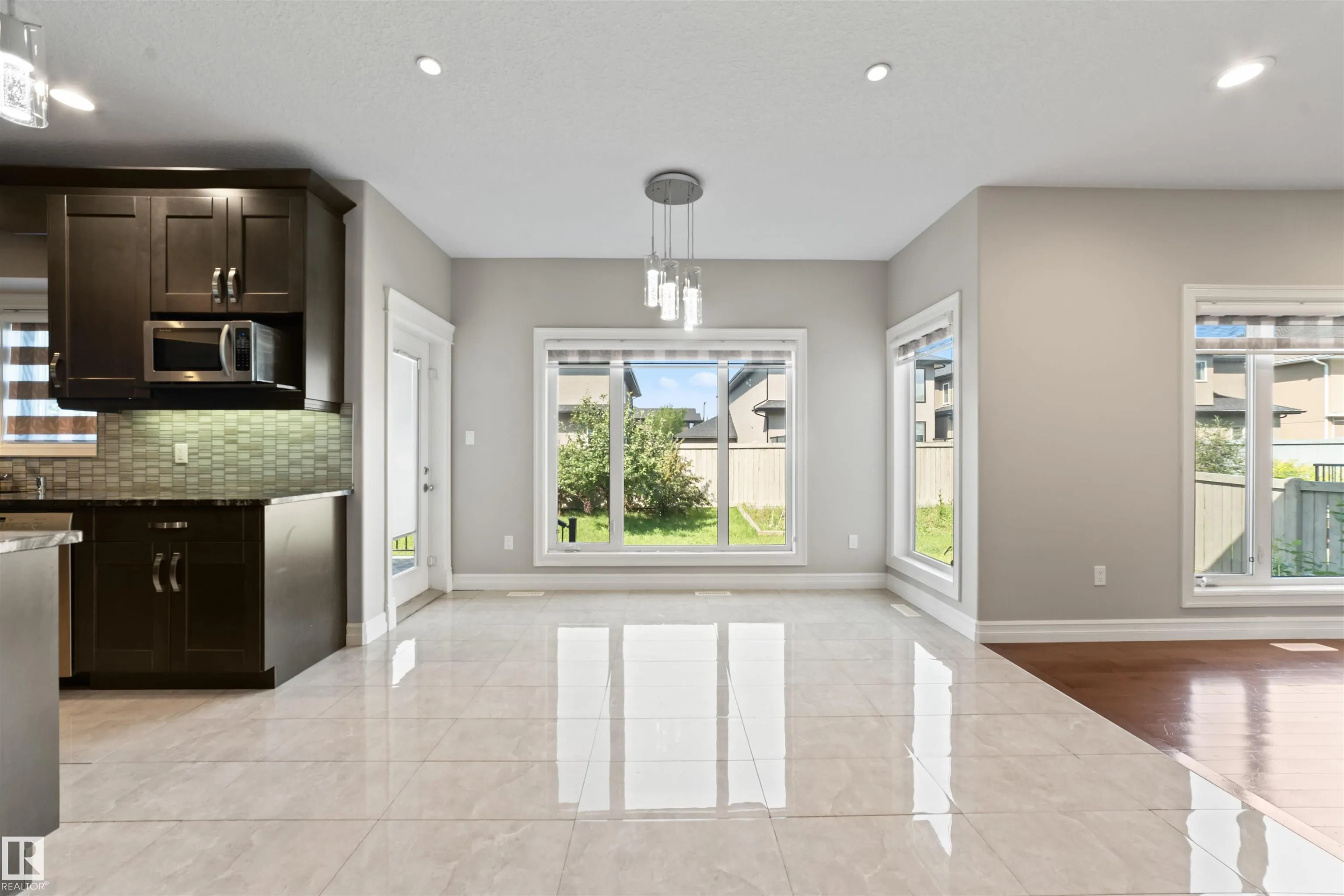 1721 ADAMSON CRESCENT